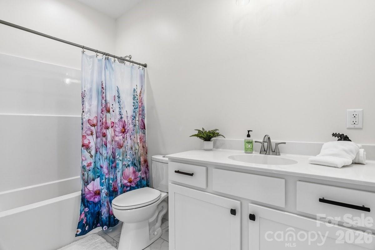 49 Grace Court — Mars Hill