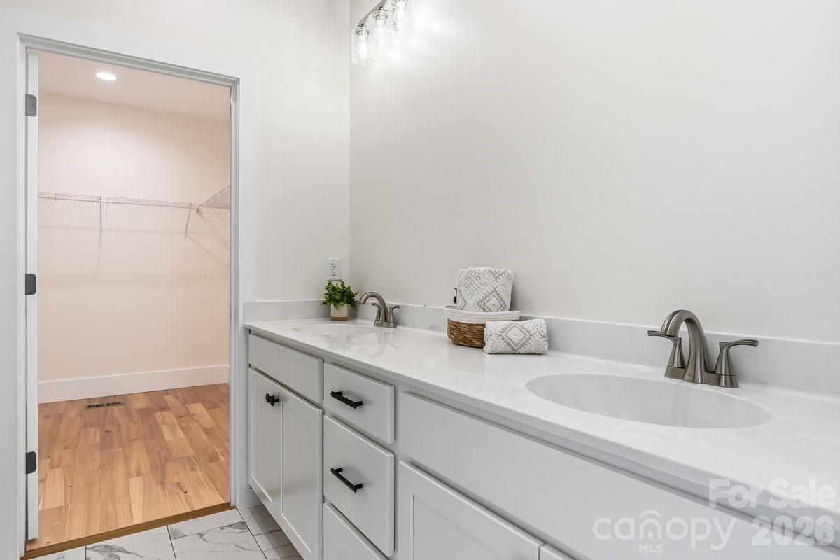 49 Grace Court — Mars Hill