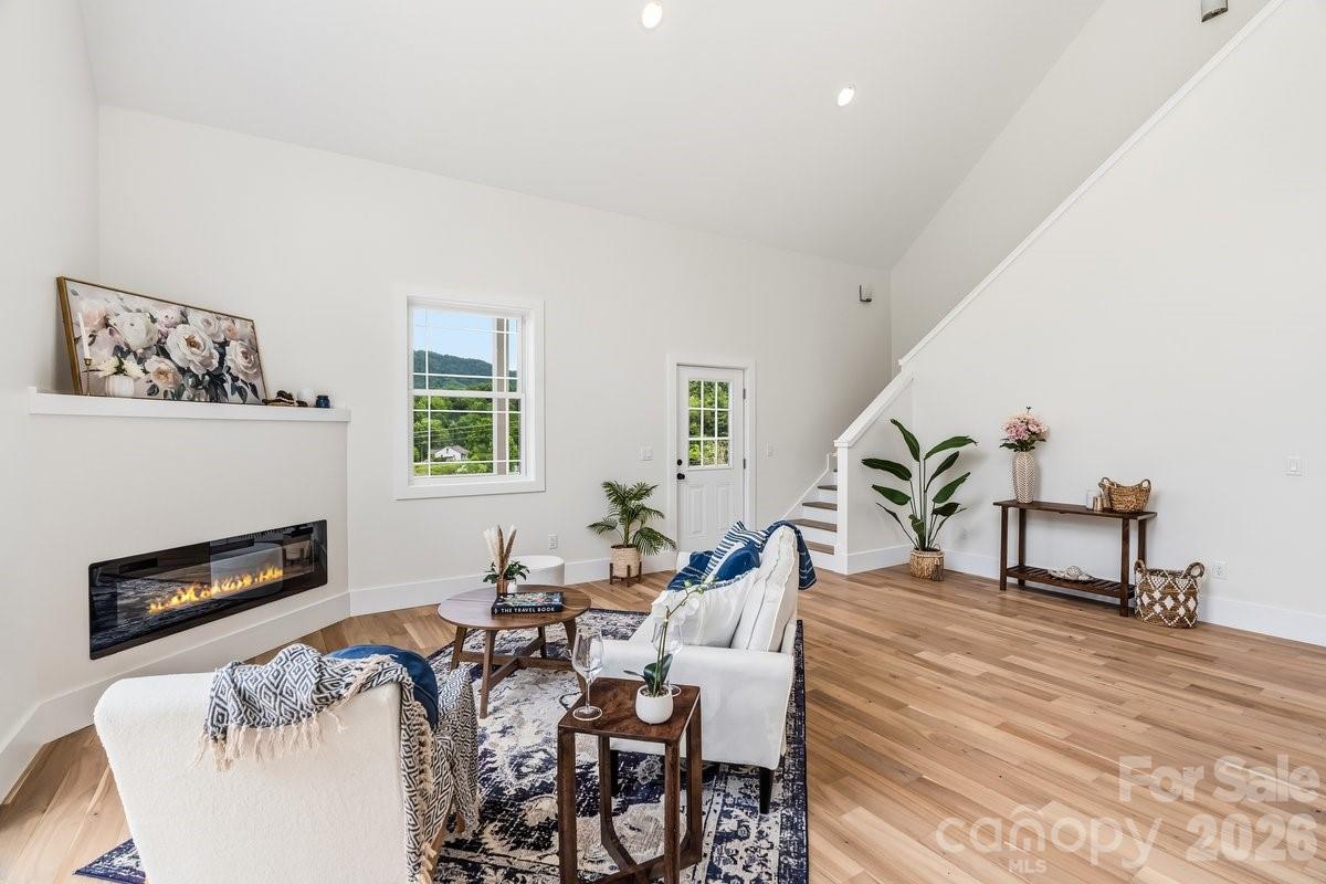49 Grace Court — Mars Hill
