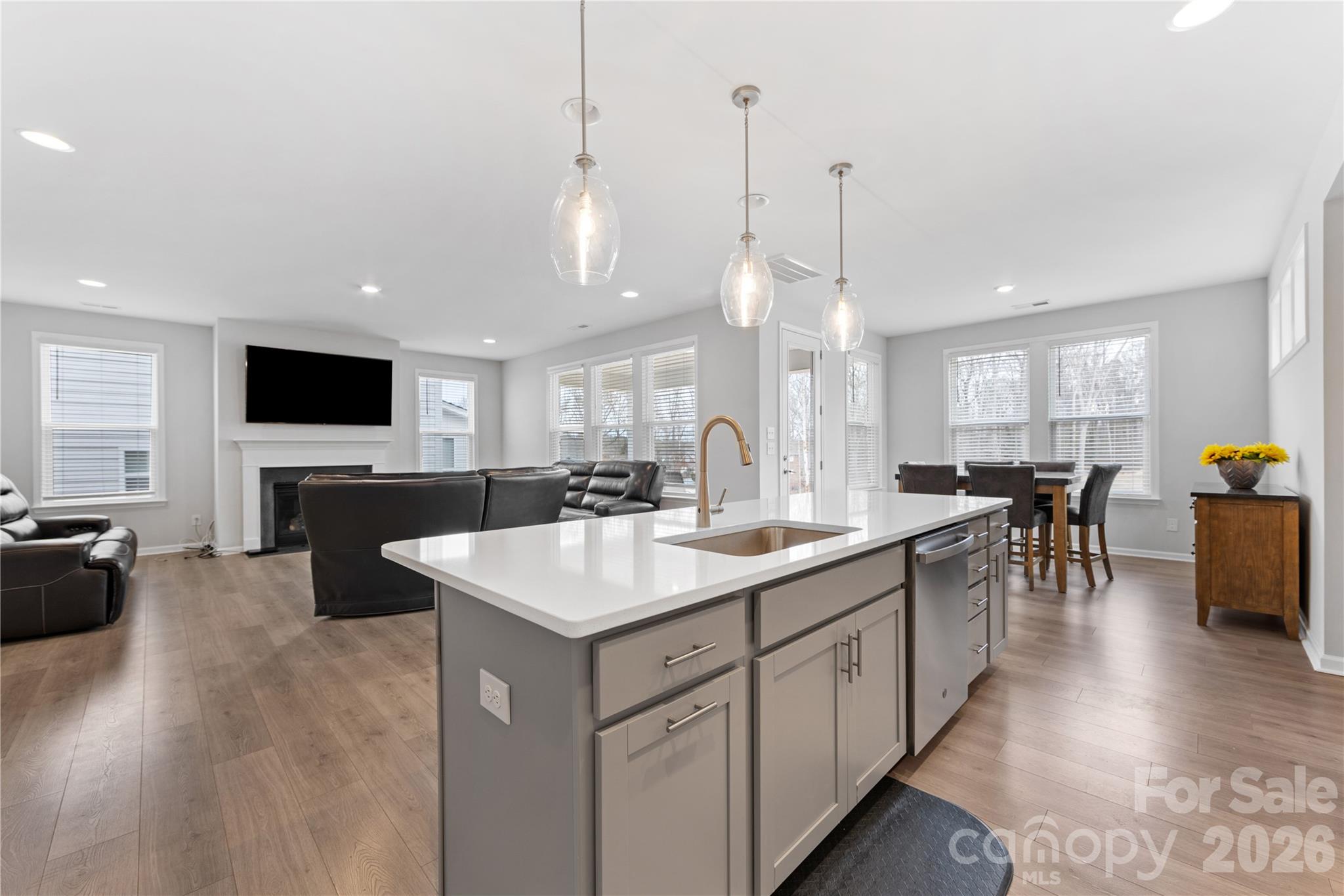 346 W Waterlynn Road — Mooresville