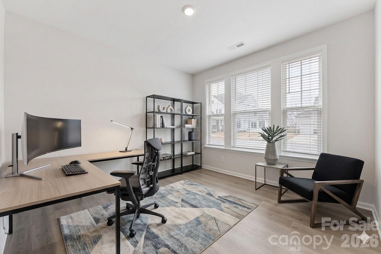 346 W Waterlynn Road — Mooresville