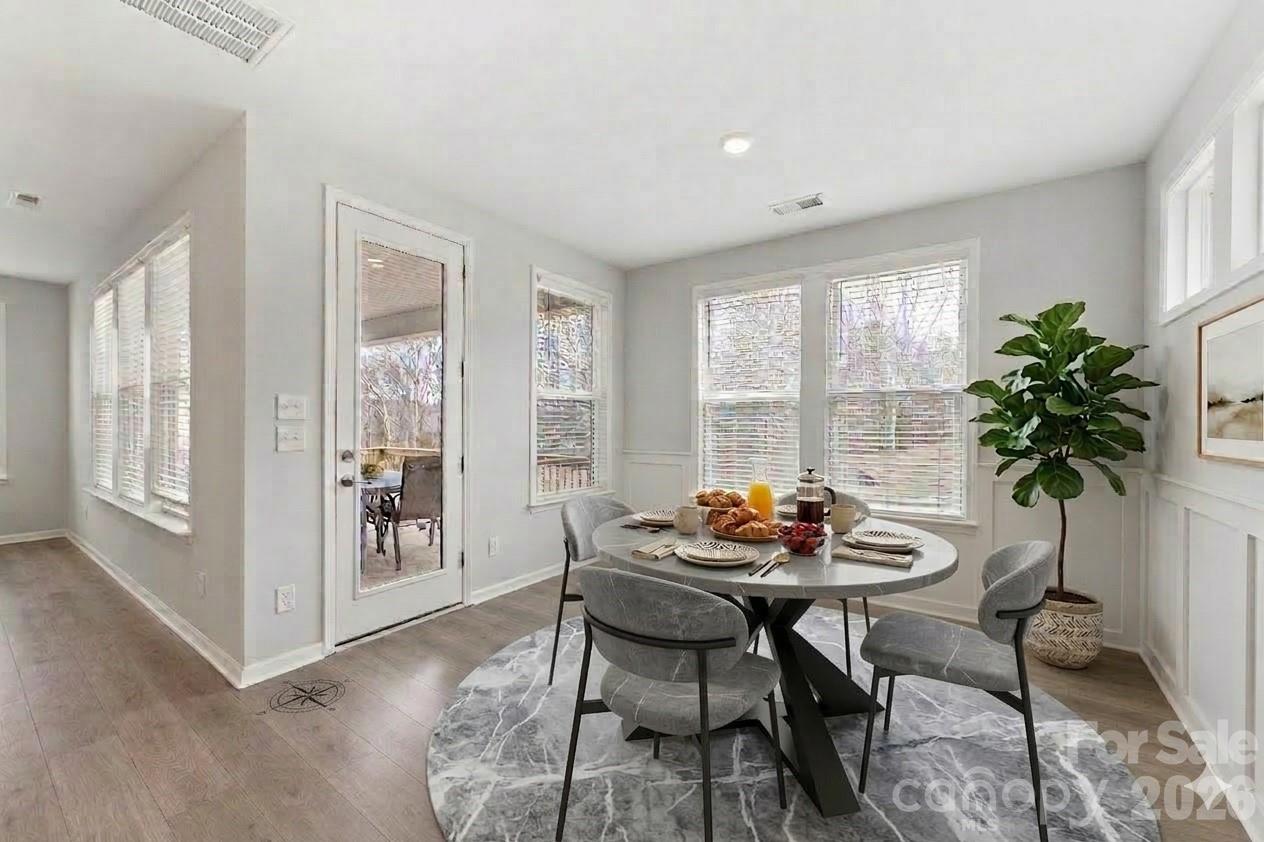 346 W Waterlynn Road — Mooresville