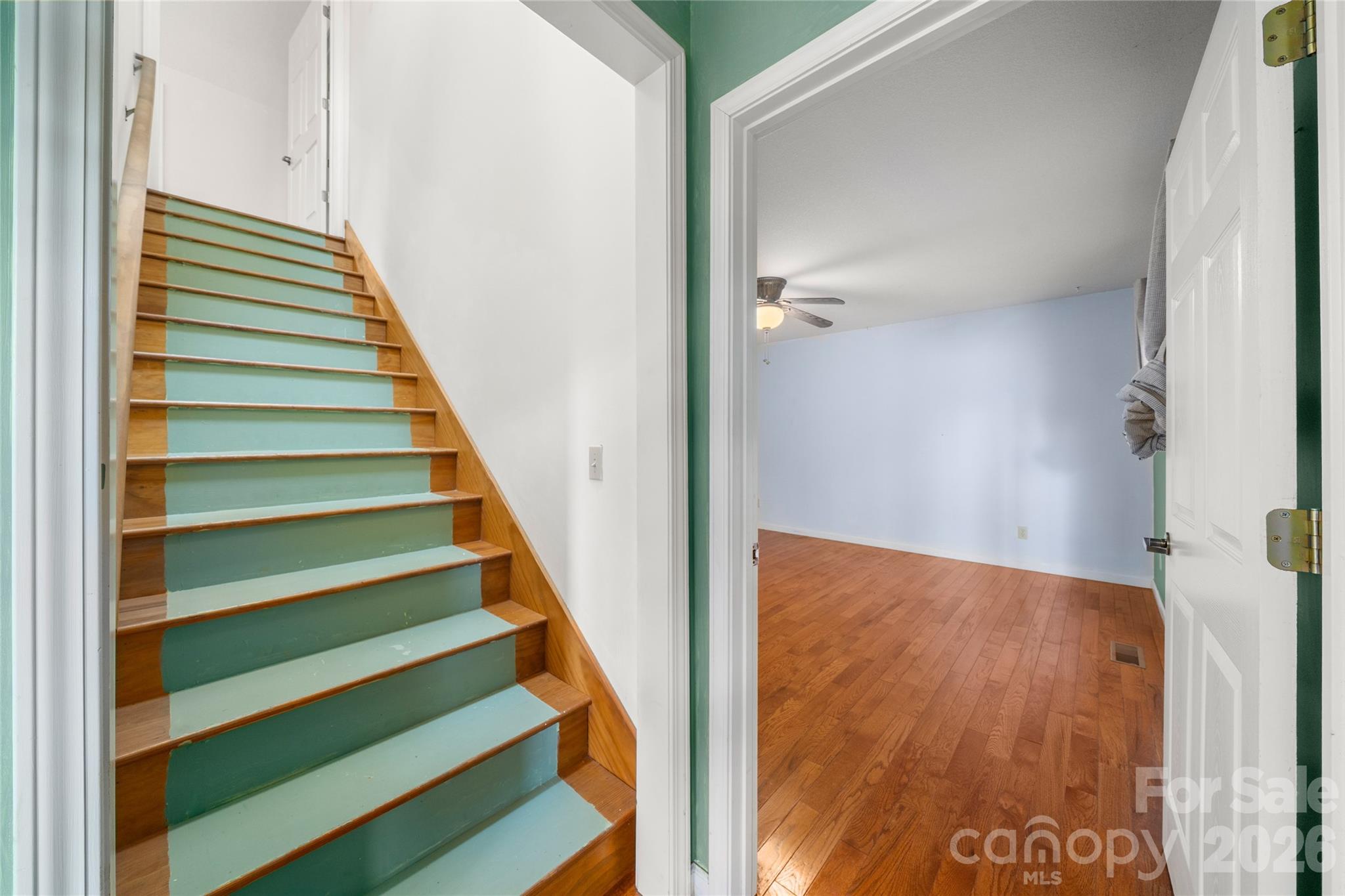 847 N Lakeside Drive — Hendersonville