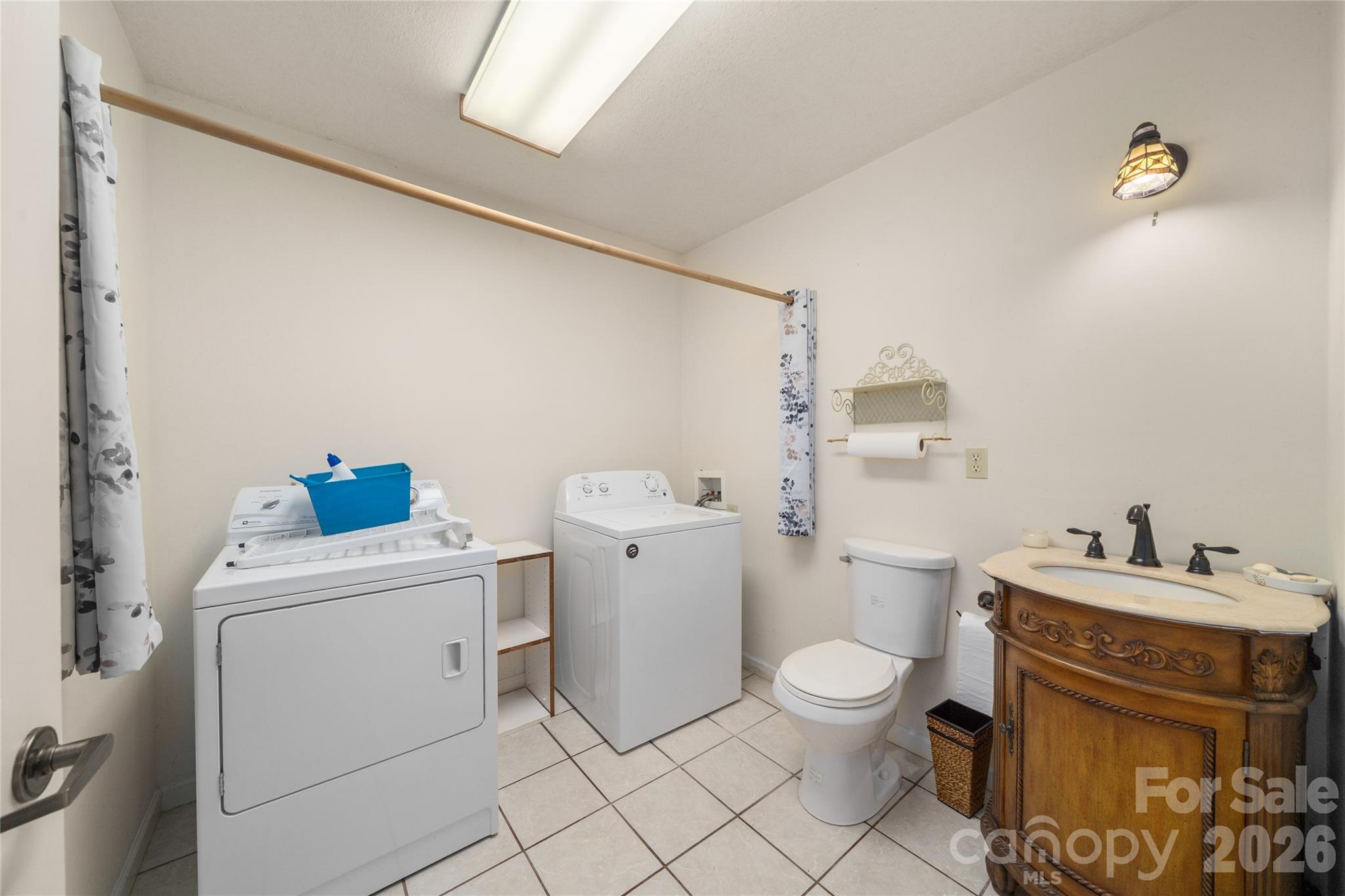 847 N Lakeside Drive — Hendersonville