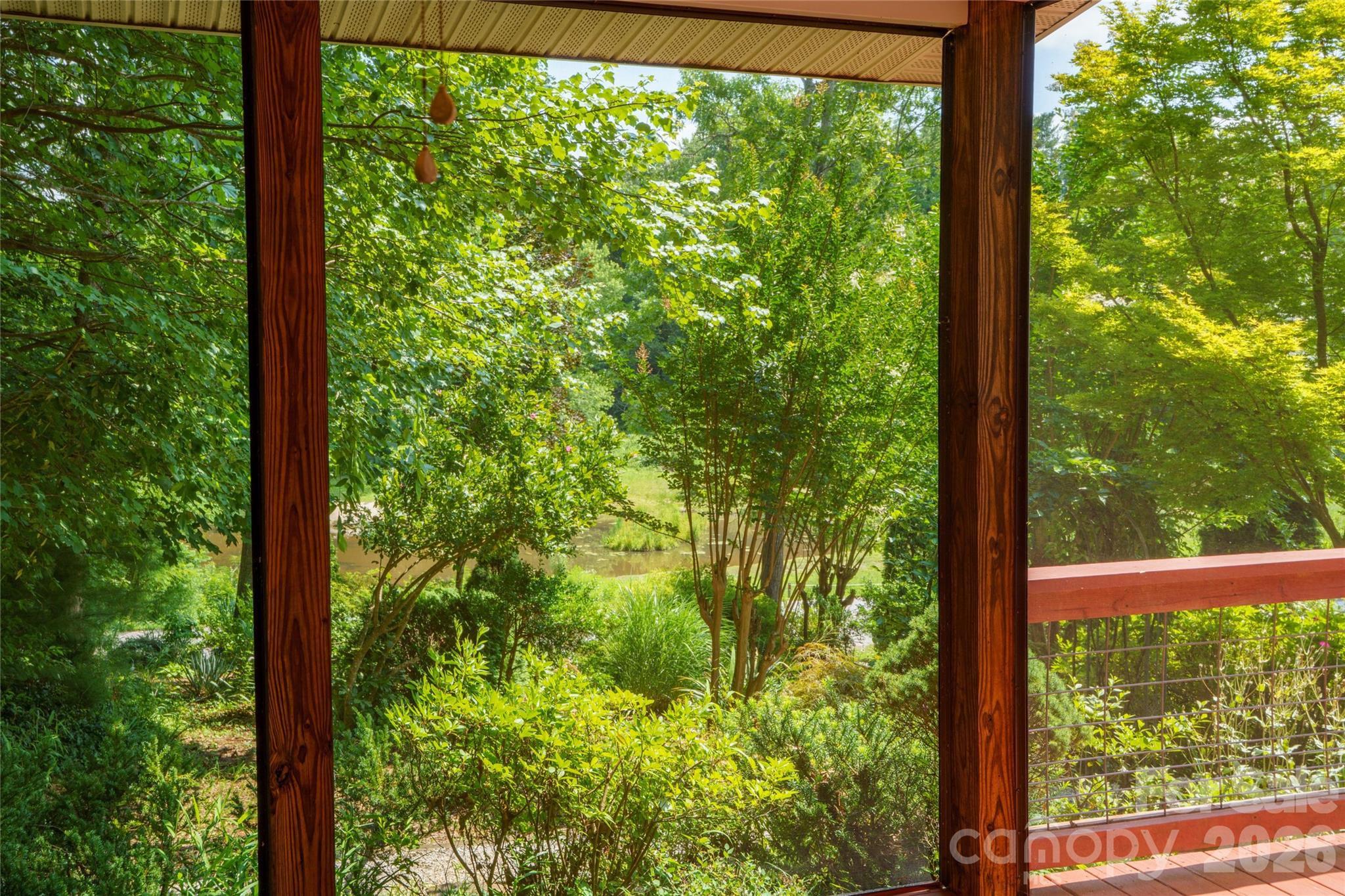 847 N Lakeside Drive — Hendersonville