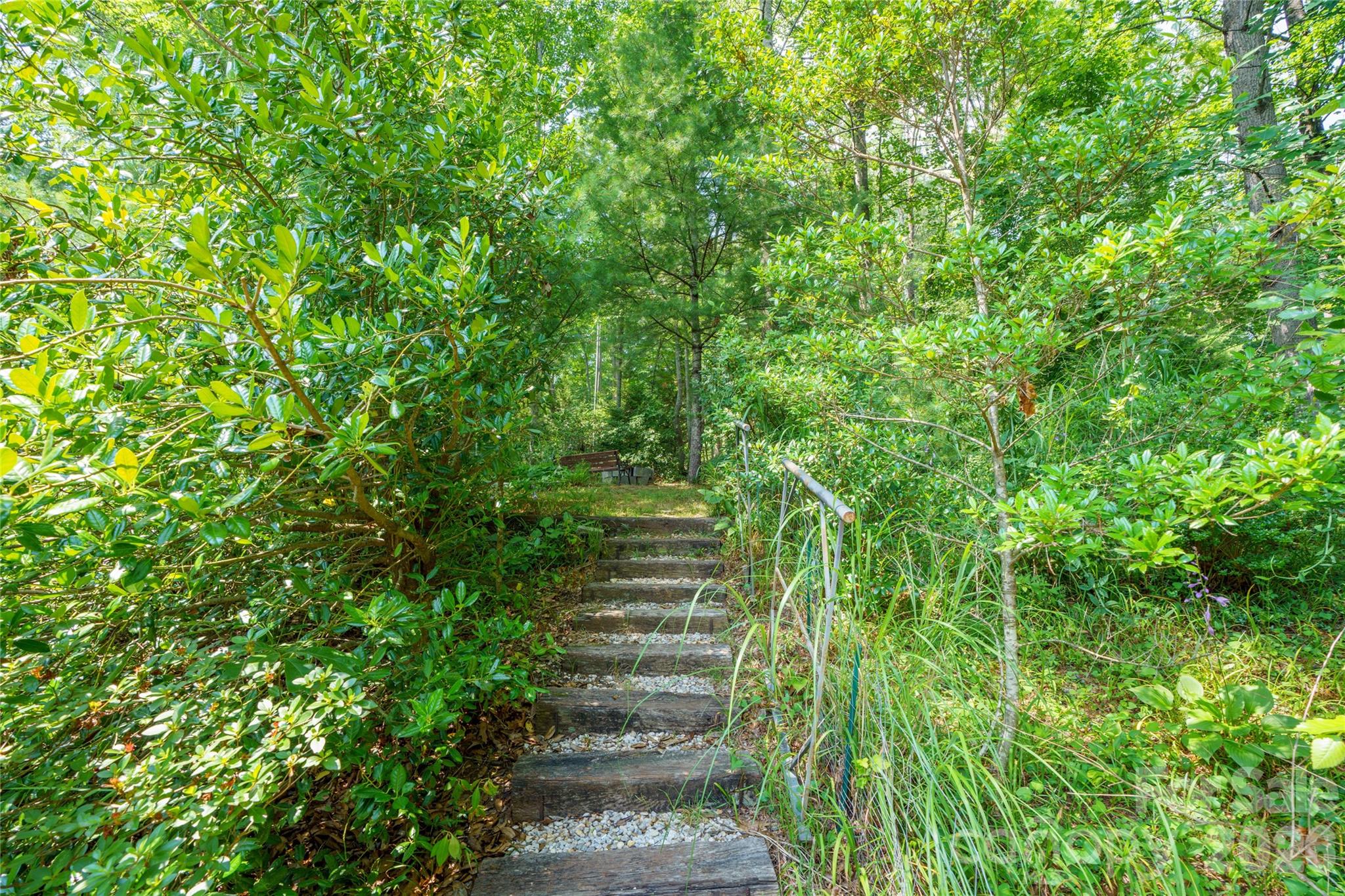 847 N Lakeside Drive — Hendersonville