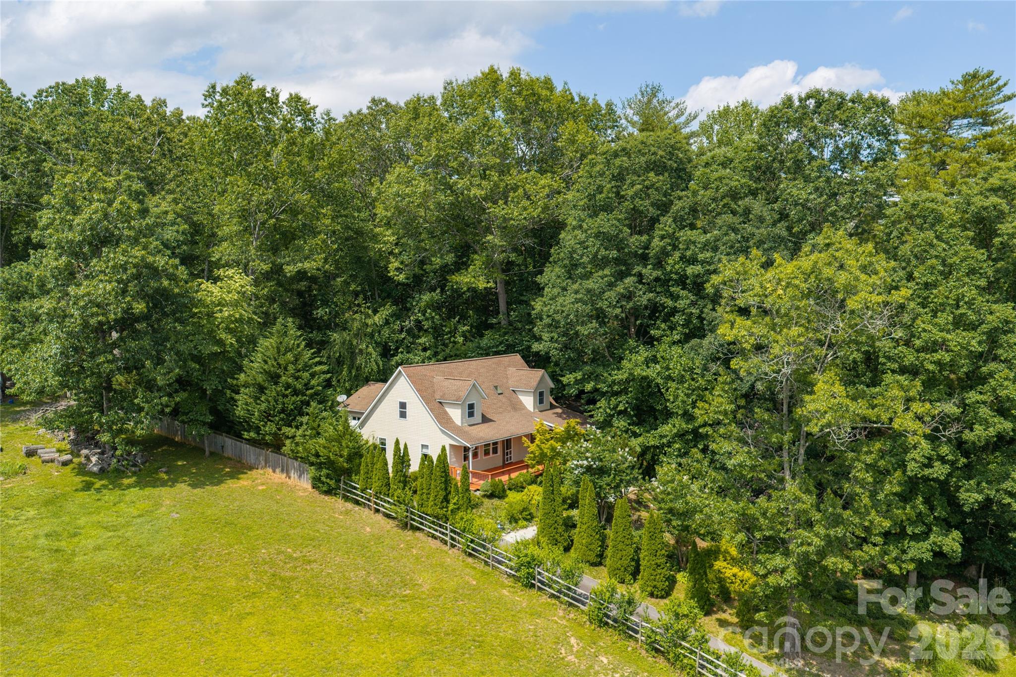 847 N Lakeside Drive — Hendersonville