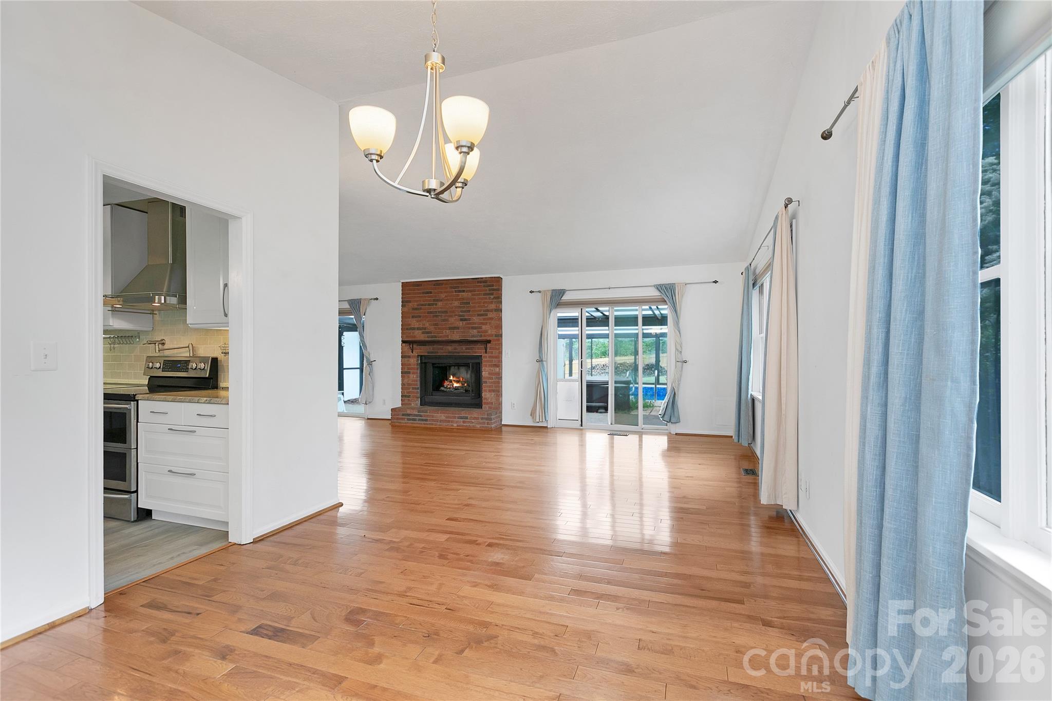 138 Surry Lane — Hendersonville