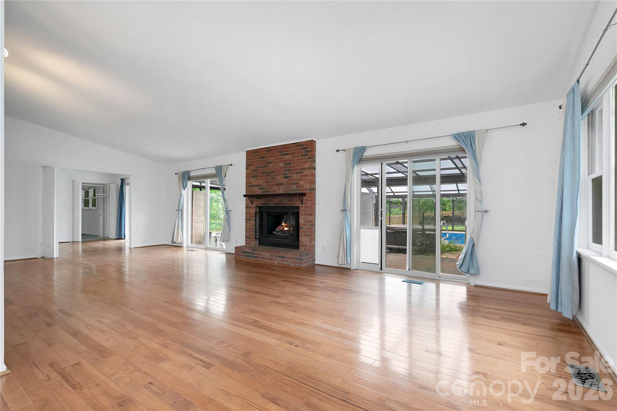 138 Surry Lane — Hendersonville