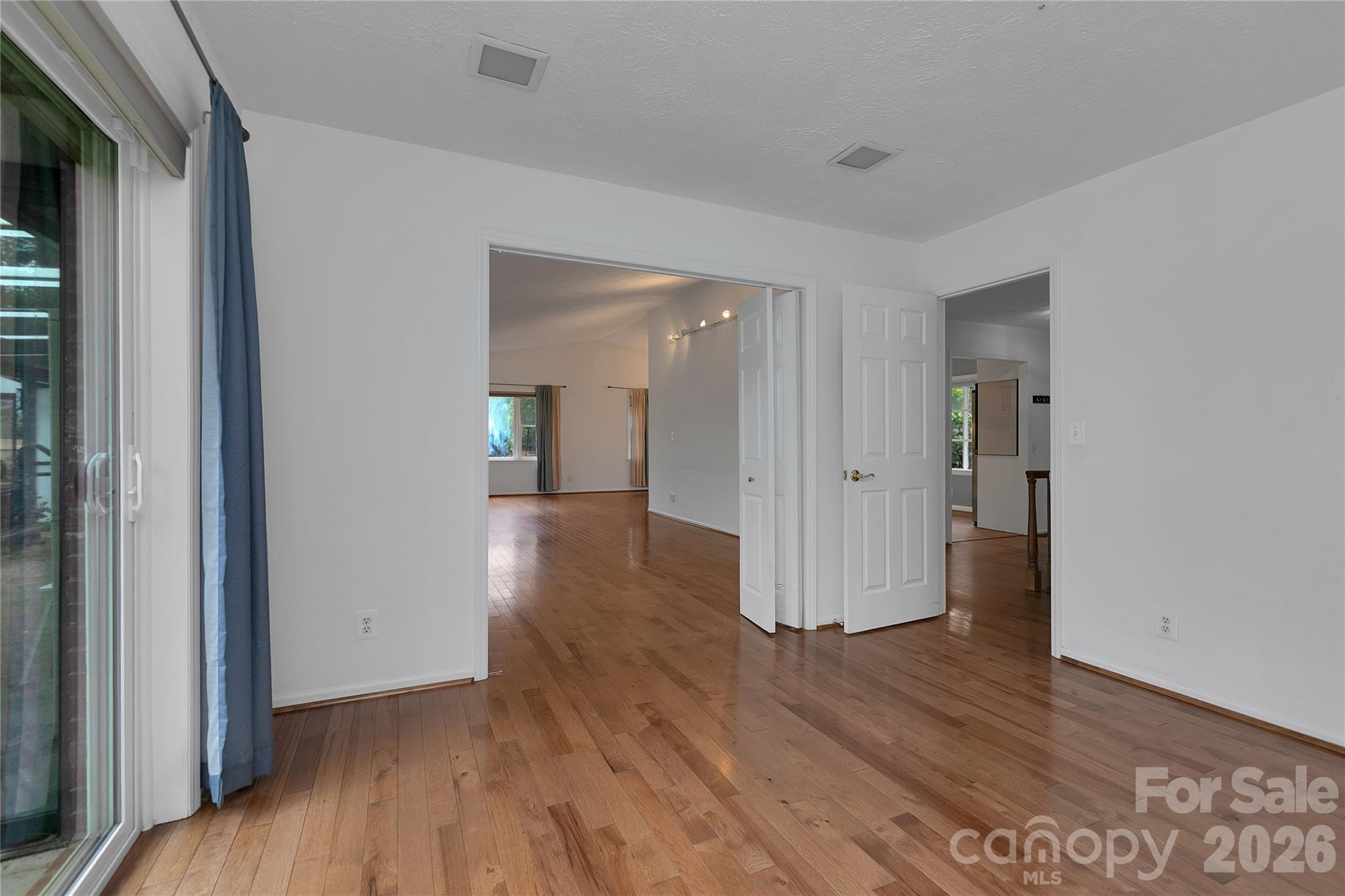 138 Surry Lane — Hendersonville