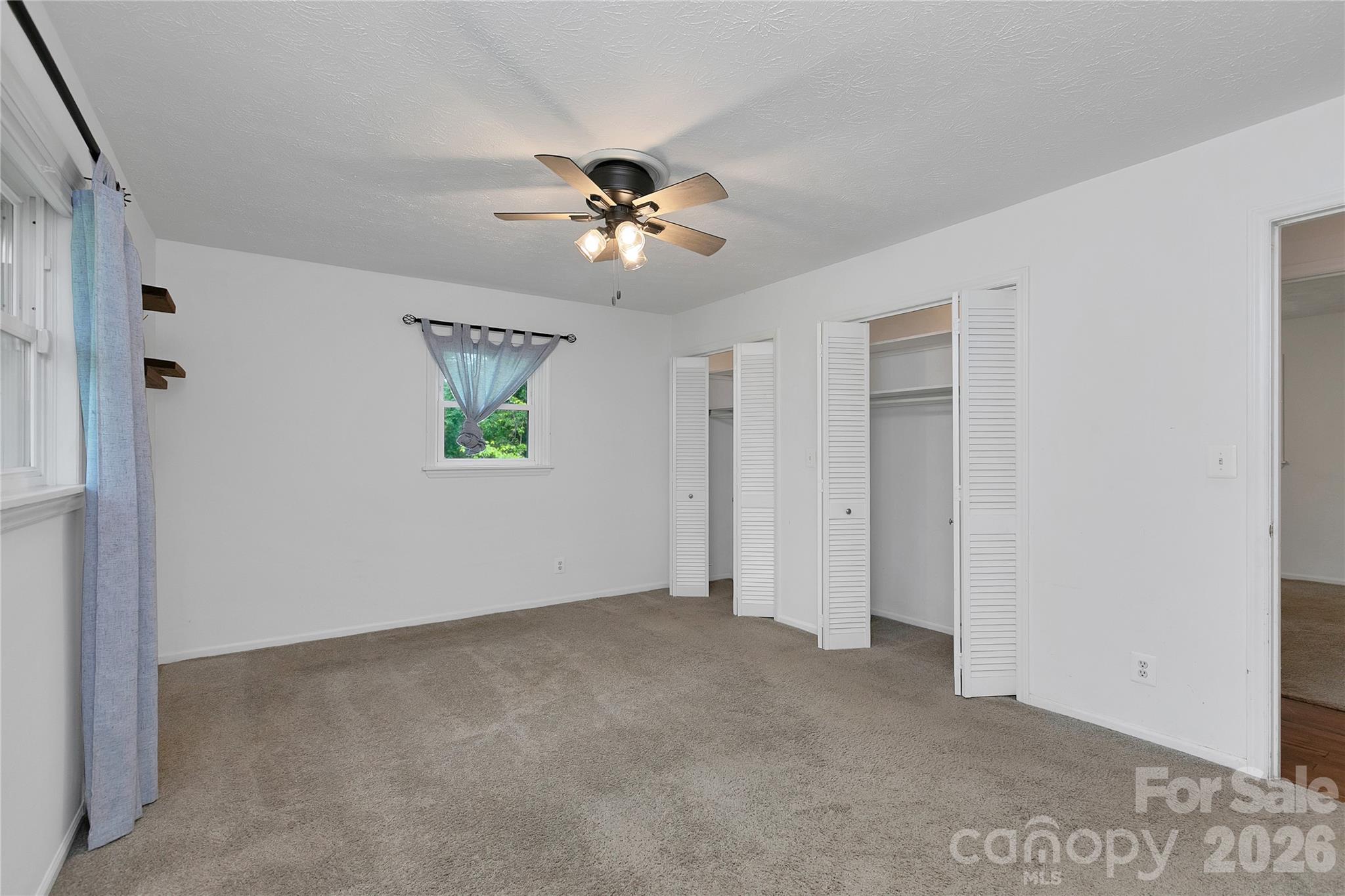 138 Surry Lane — Hendersonville