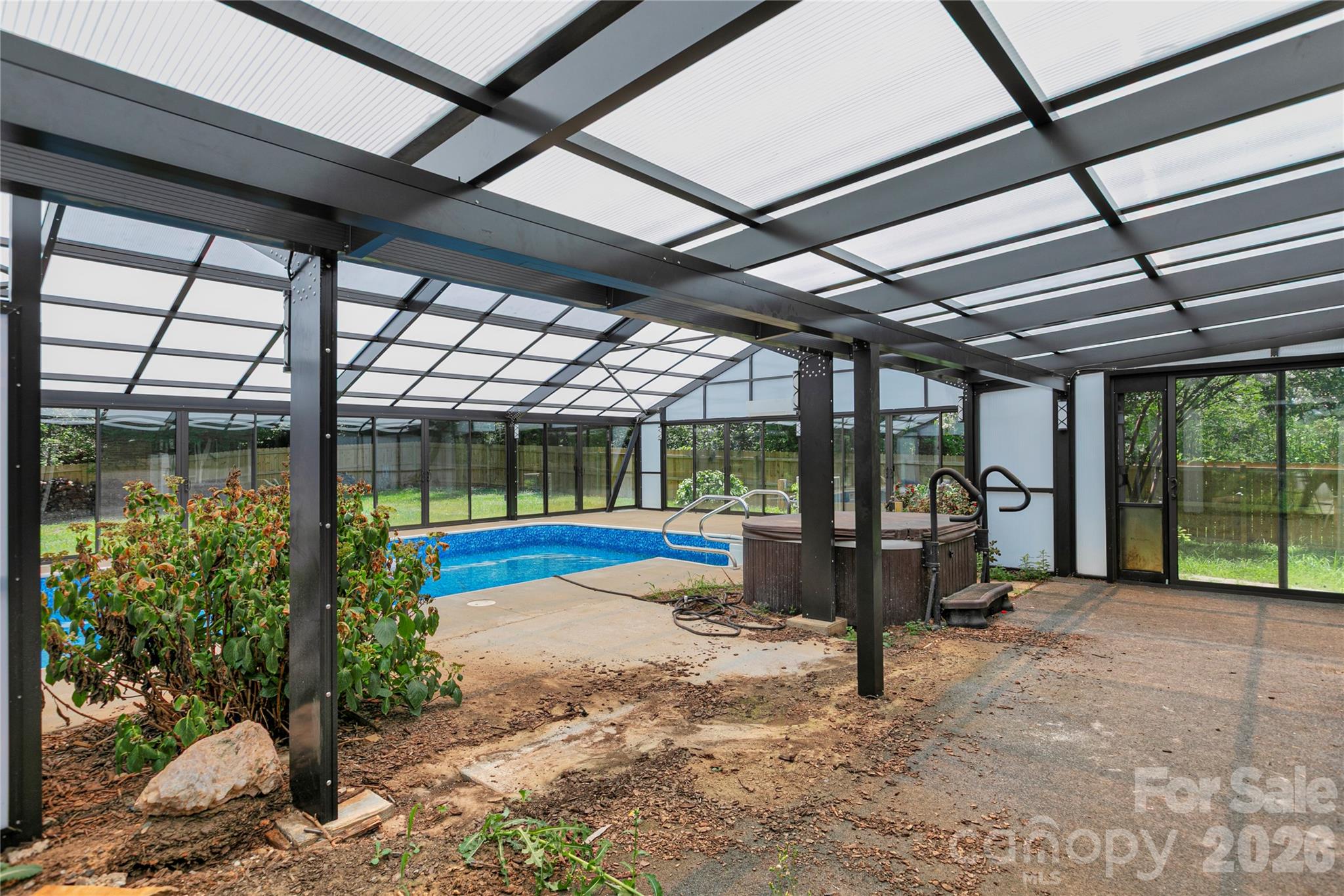 138 Surry Lane — Hendersonville