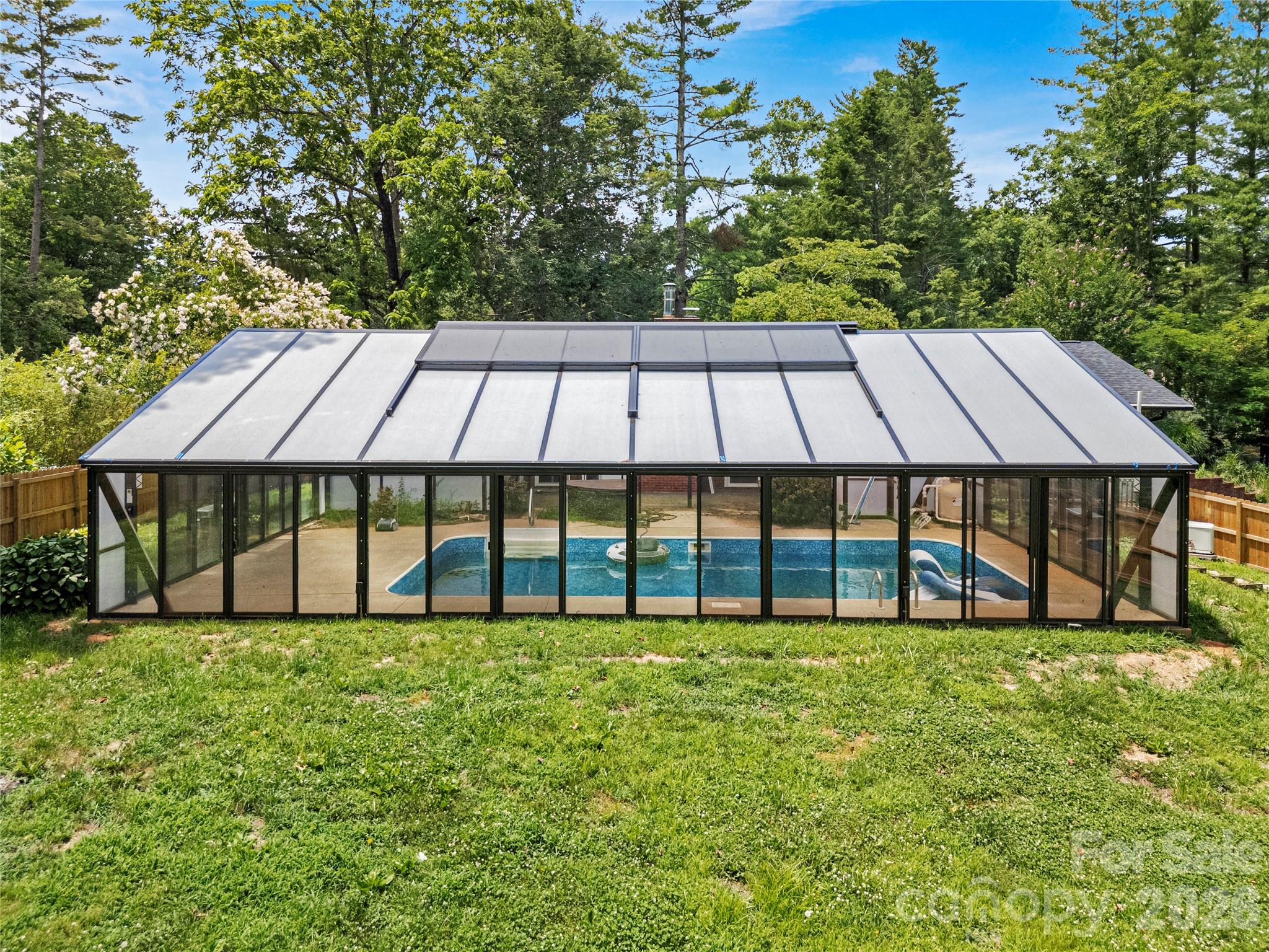 138 Surry Lane — Hendersonville