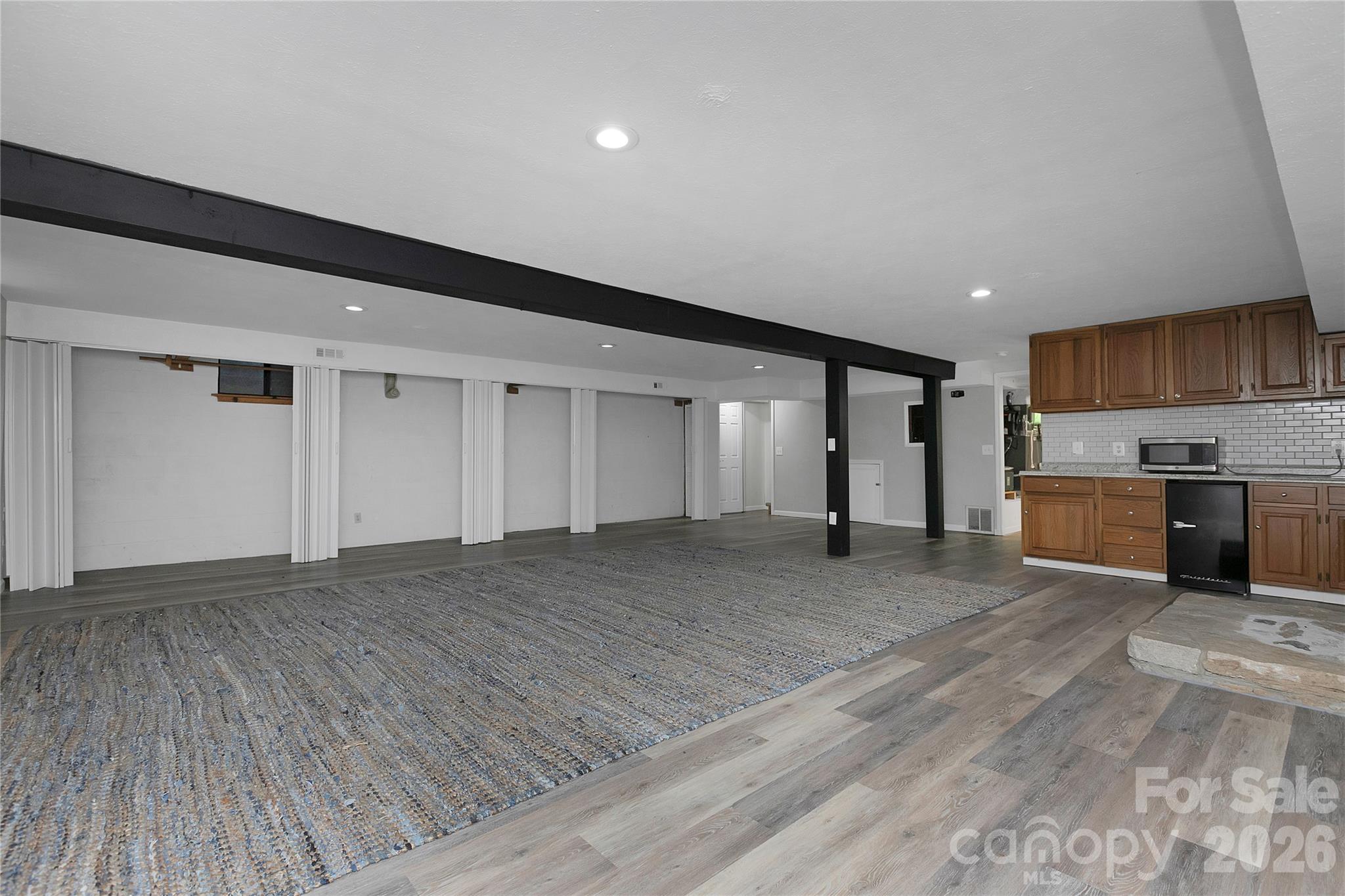 138 Surry Lane — Hendersonville