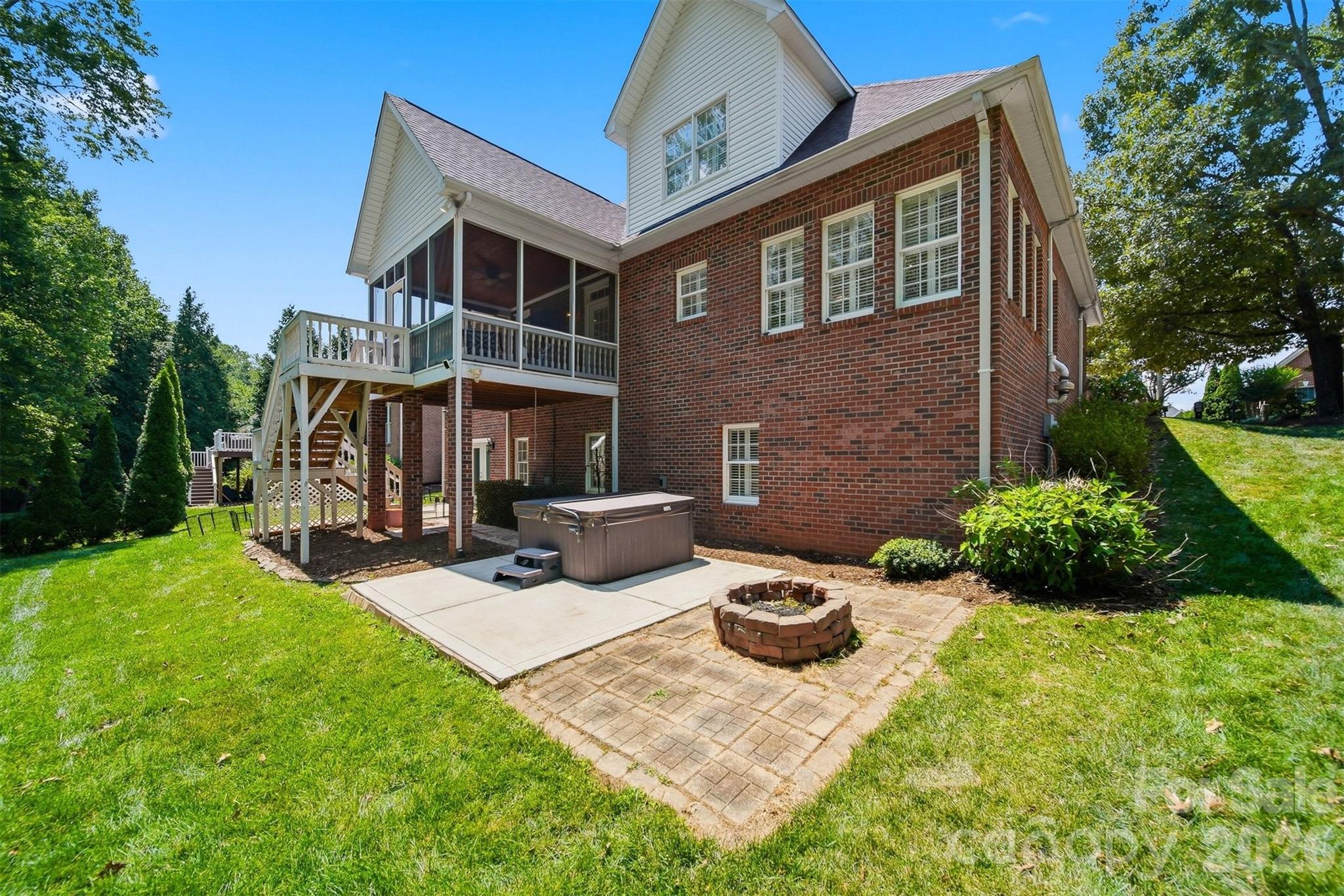 1753 30th Avenue Drive NE — Hickory