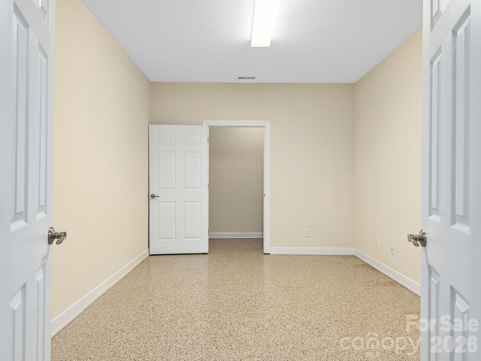 54 Deep Valley Lane — Hendersonville