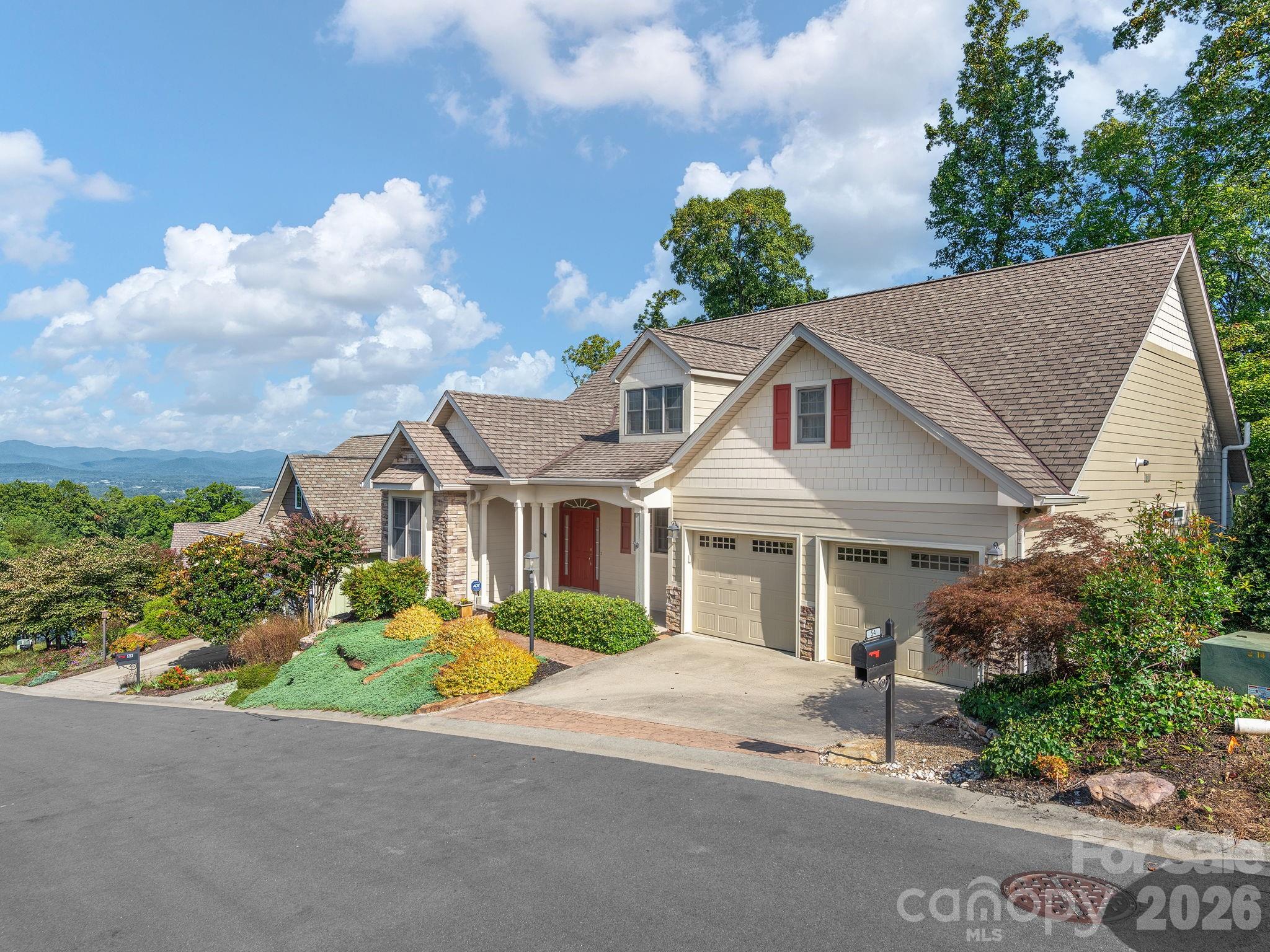 54 Deep Valley Lane — Hendersonville