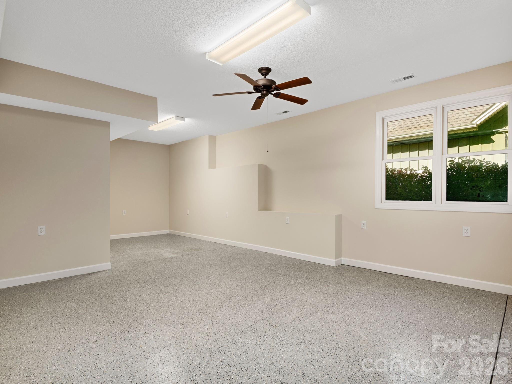 54 Deep Valley Lane — Hendersonville