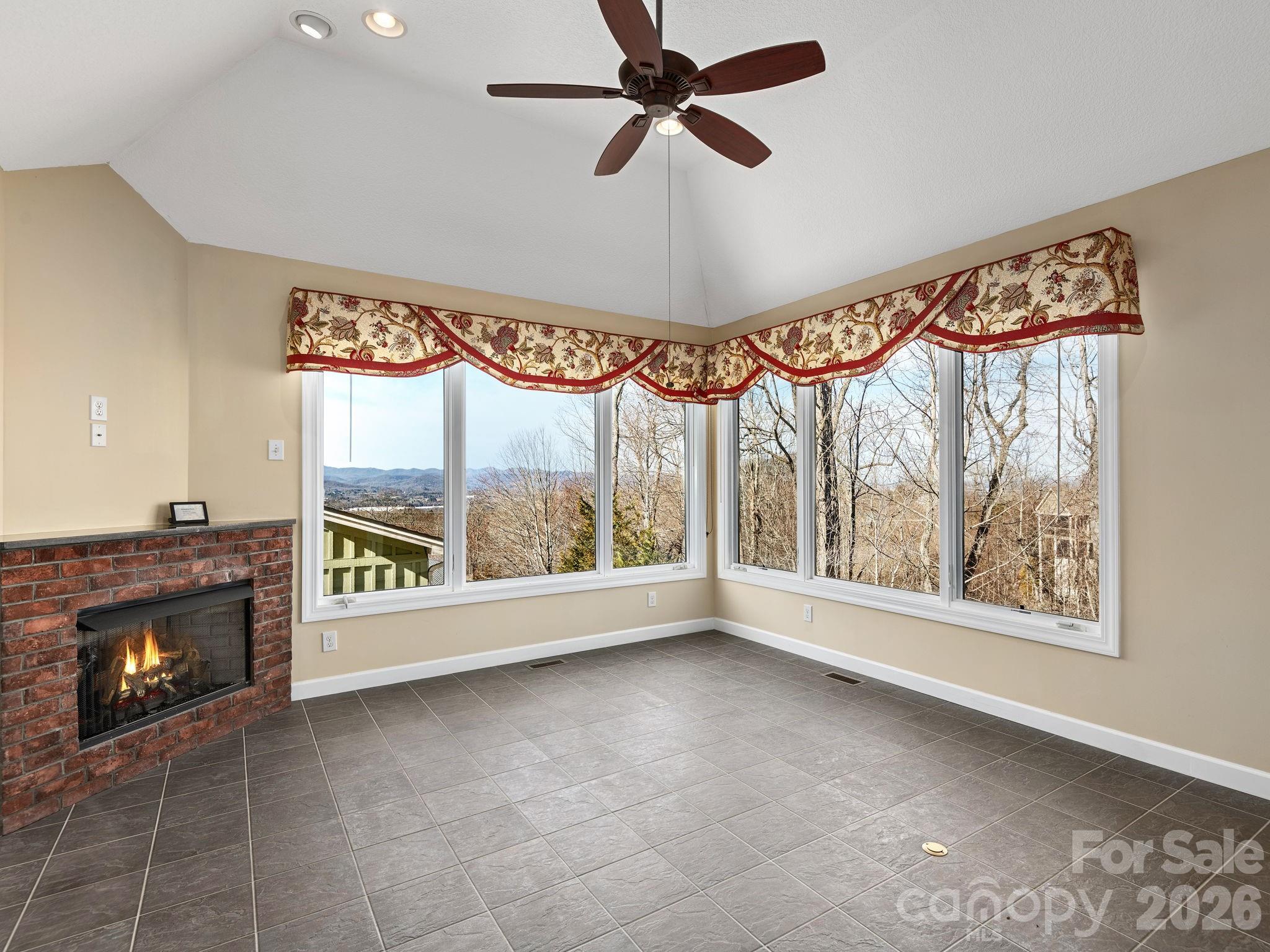 54 Deep Valley Lane — Hendersonville