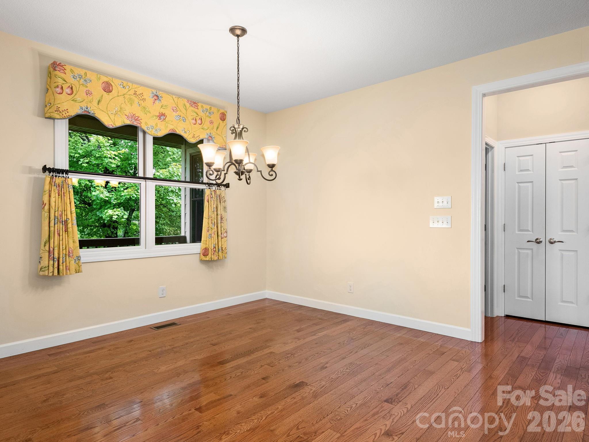 54 Deep Valley Lane — Hendersonville