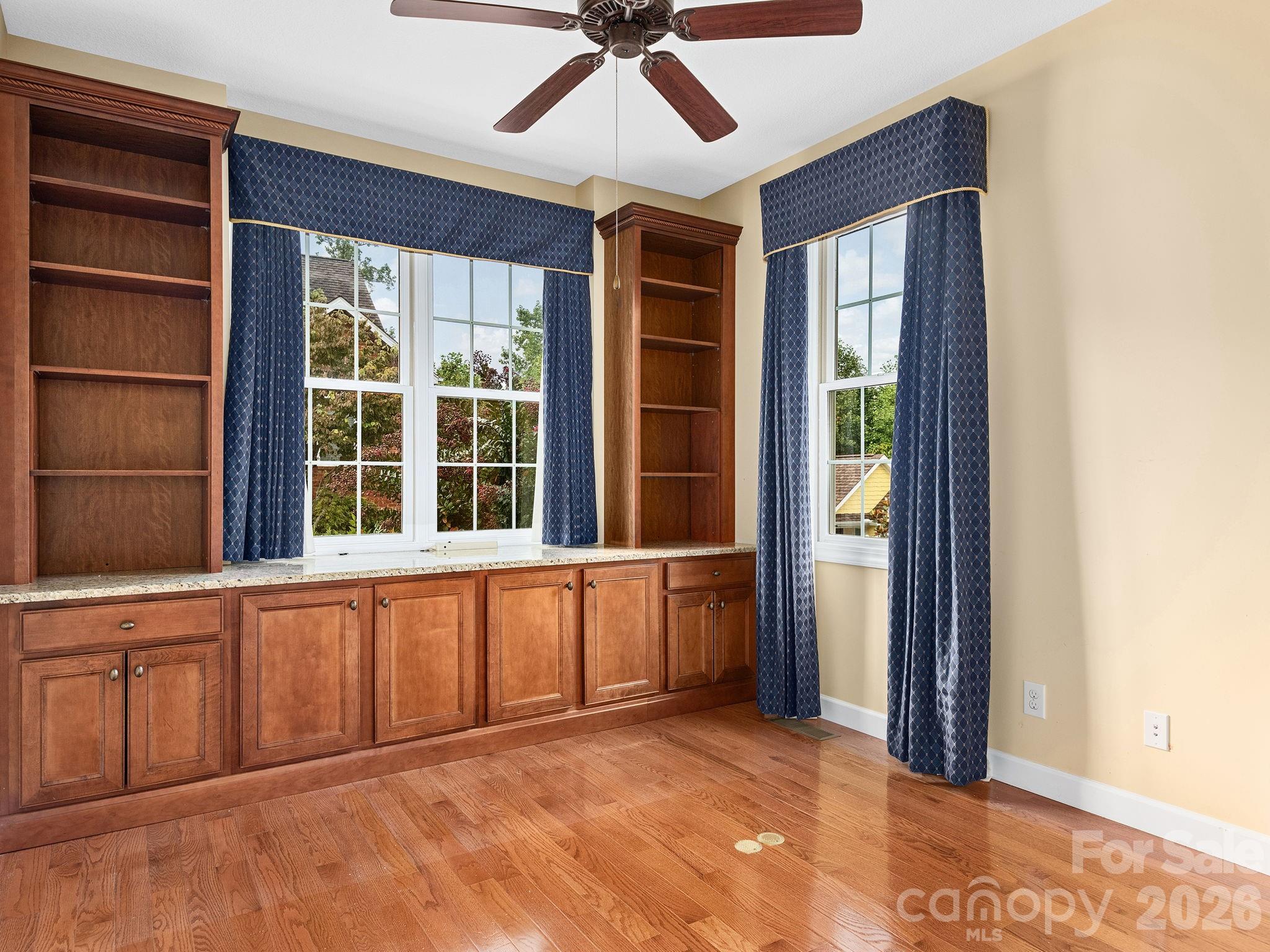 54 Deep Valley Lane — Hendersonville