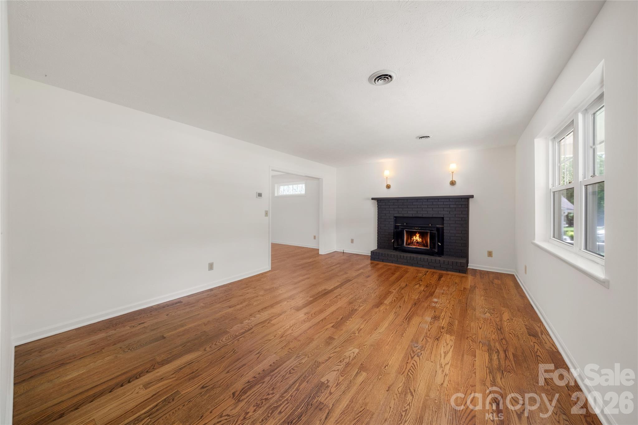 8 Wedgewood Drive — Mills River