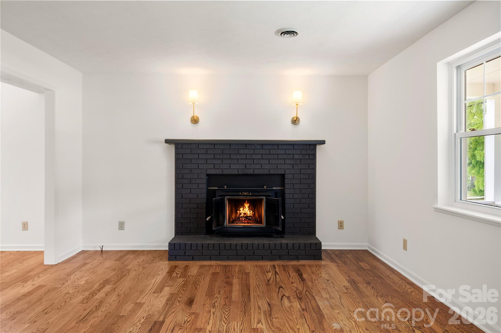 8 Wedgewood Drive — Mills River