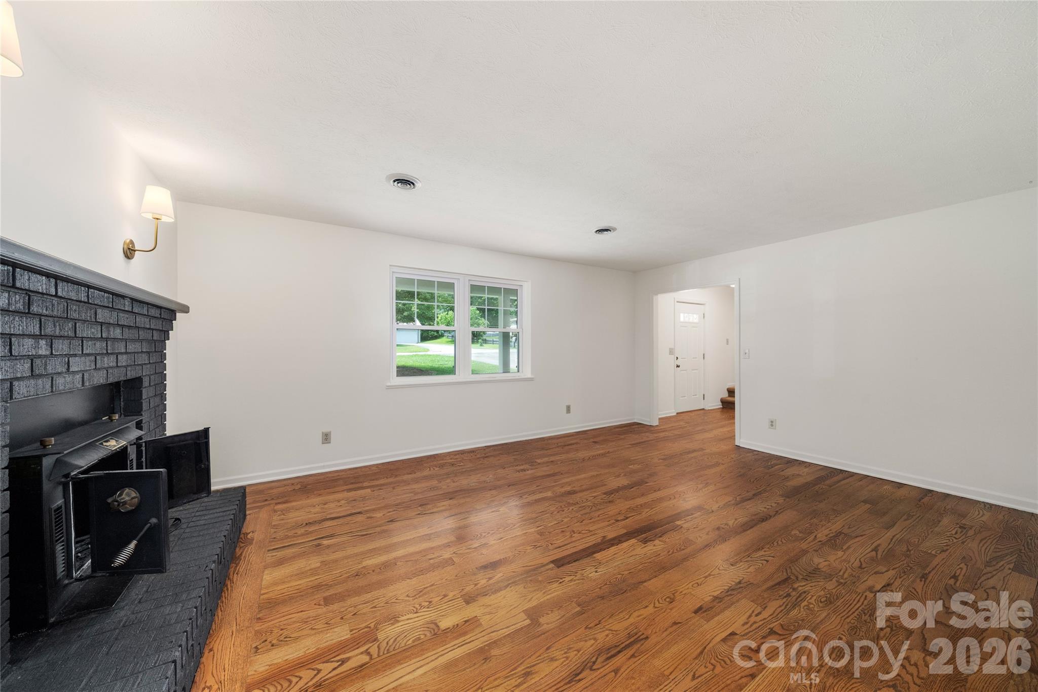 8 Wedgewood Drive — Mills River