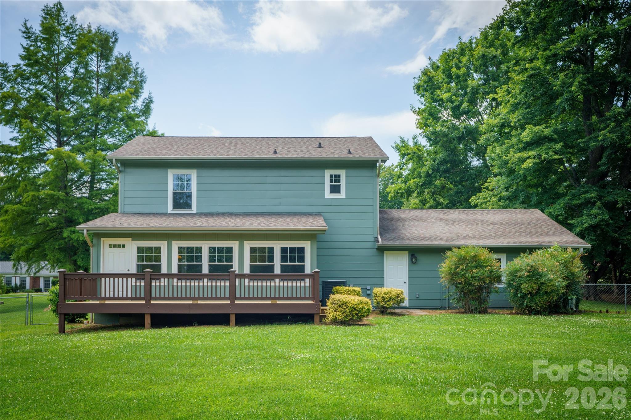 8 Wedgewood Drive — Mills River