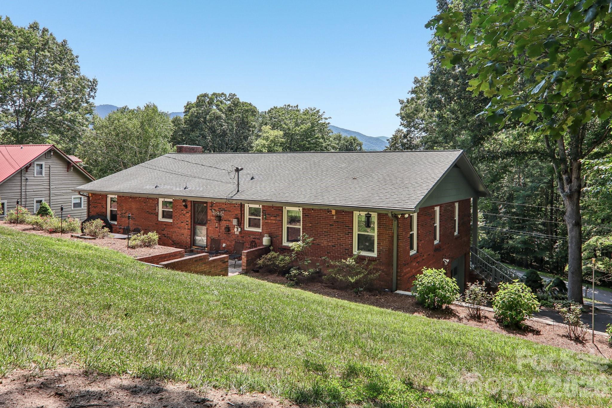 57 Chateau Lane — Waynesville