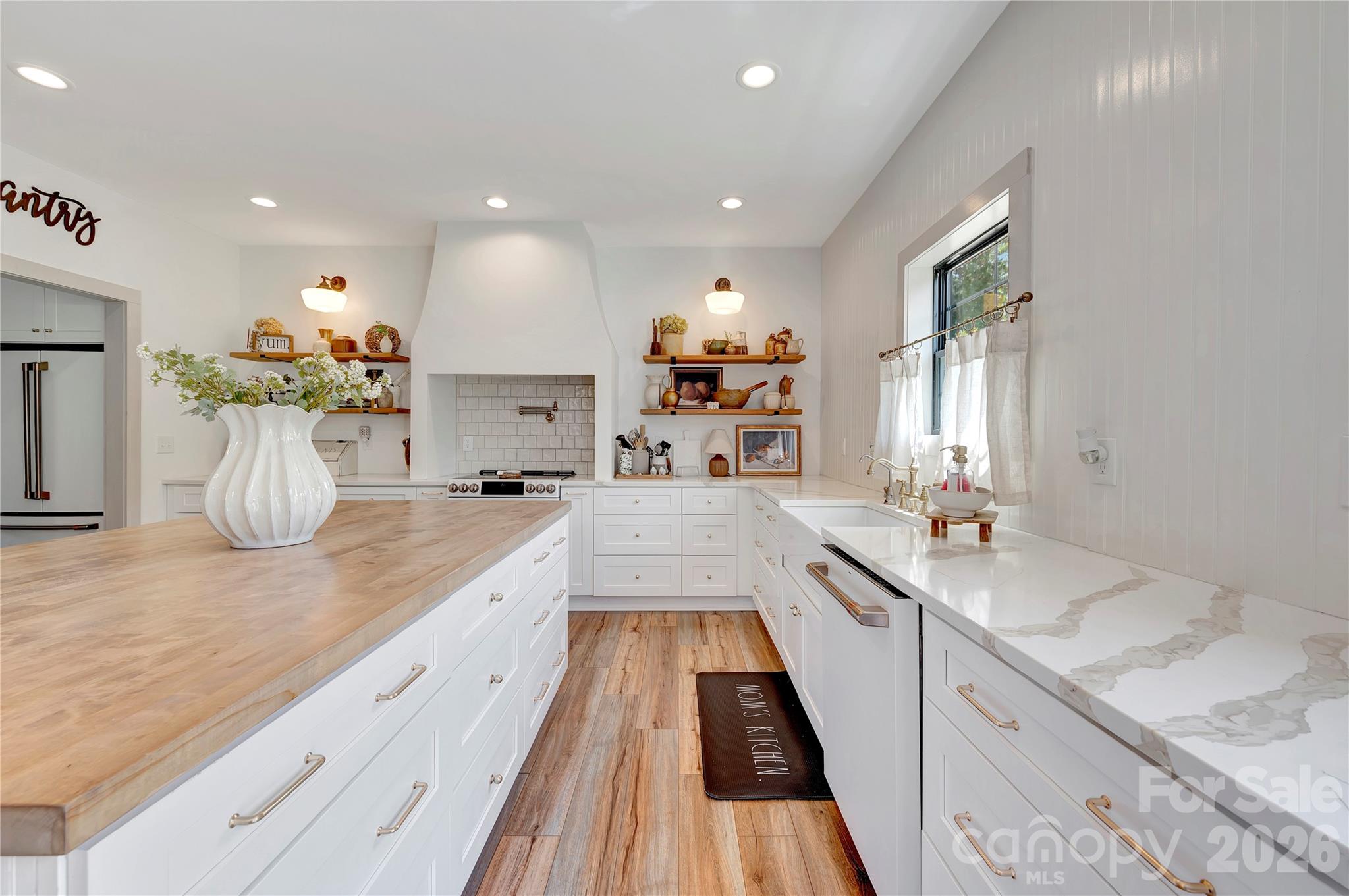 14871 Deer Hollow Drive — Gold Hill