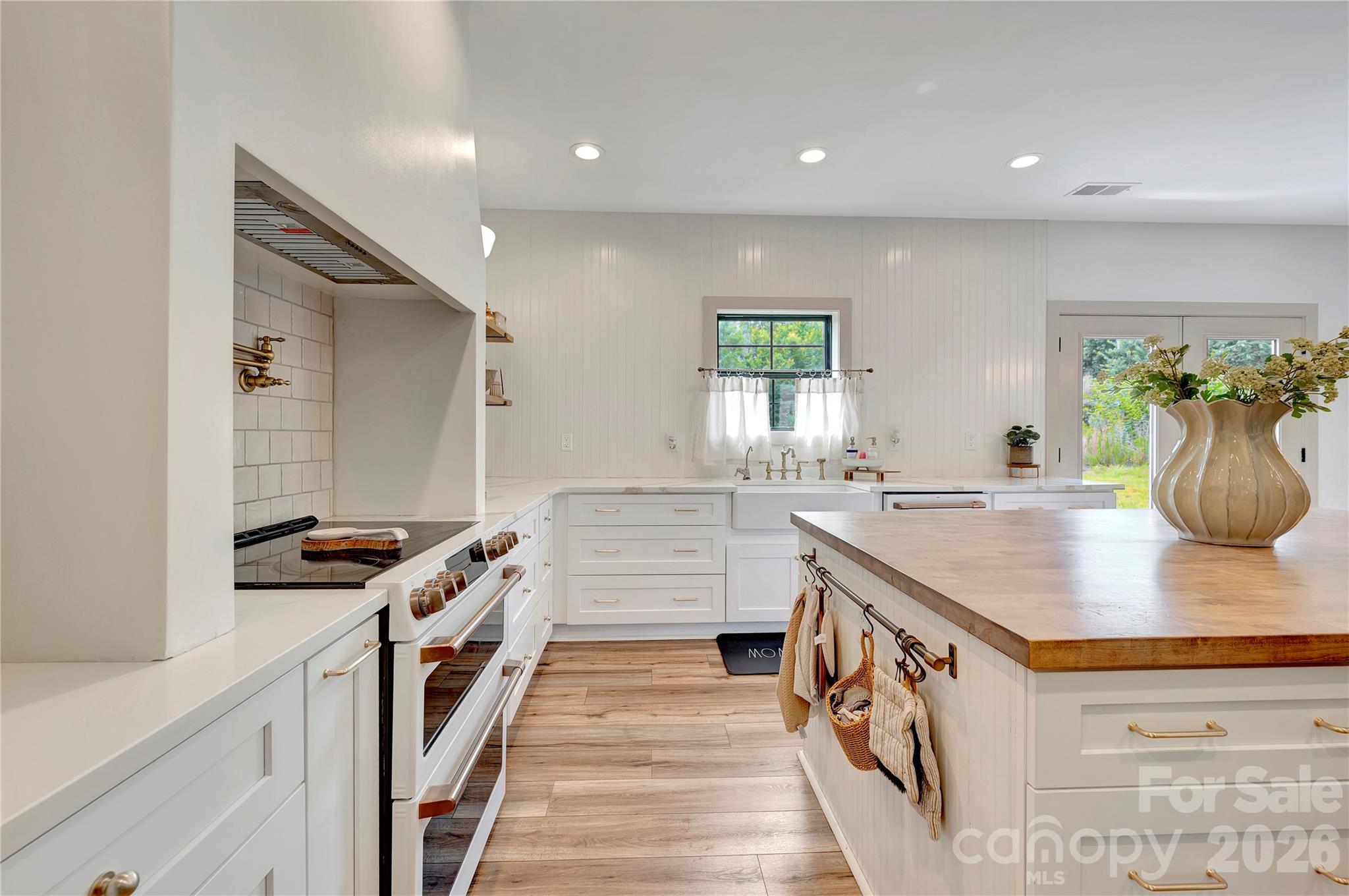14871 Deer Hollow Drive — Gold Hill