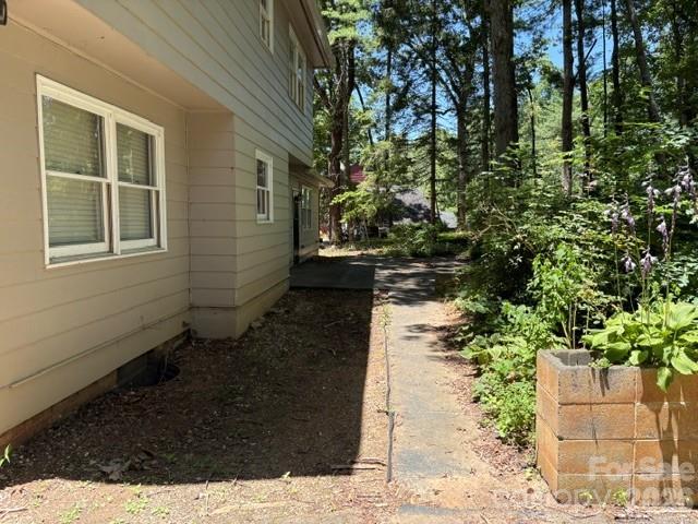 31 Spring Forest Circle — Asheville