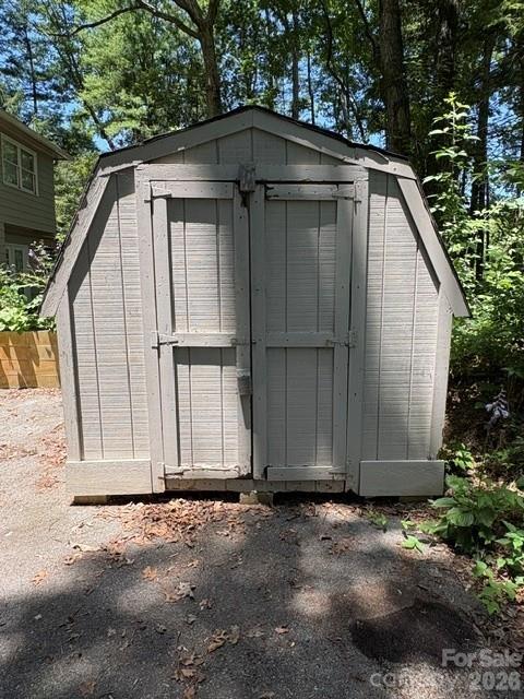 31 Spring Forest Circle — Asheville