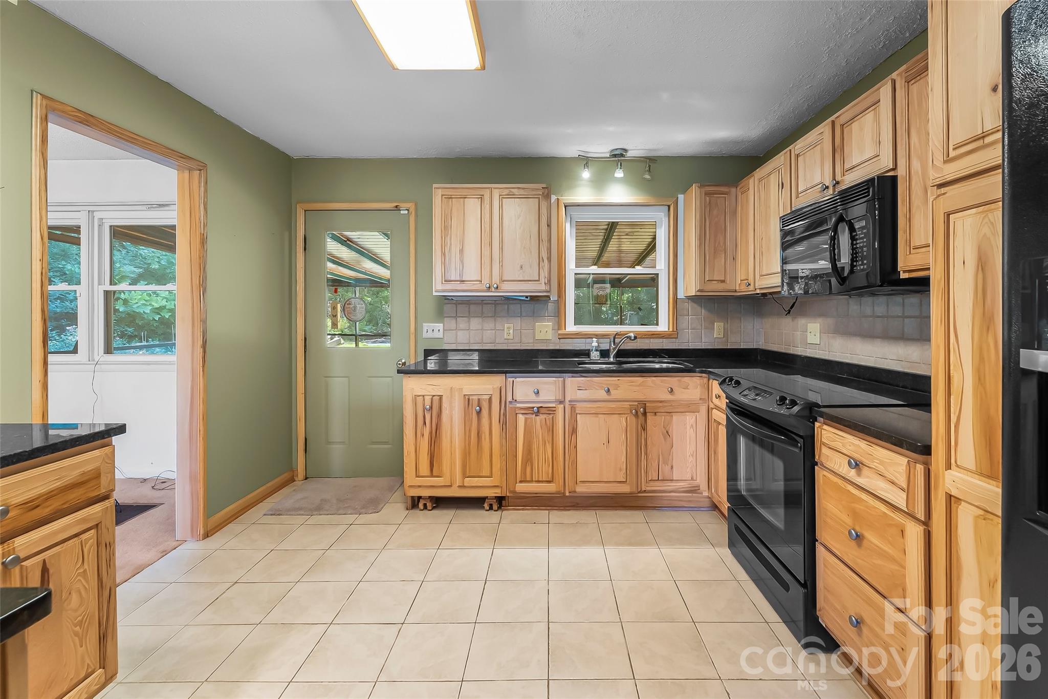 32 Swanns View Drive — Marion