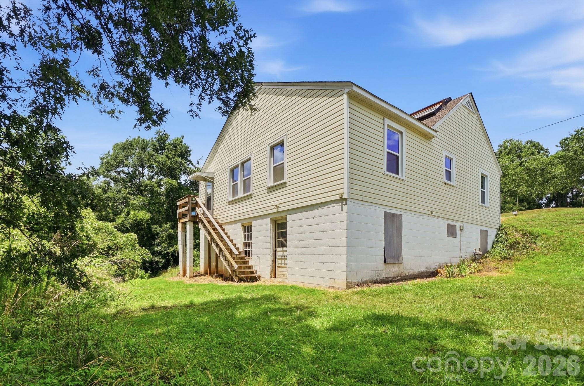 121 Piedmont Drive — Lawndale
