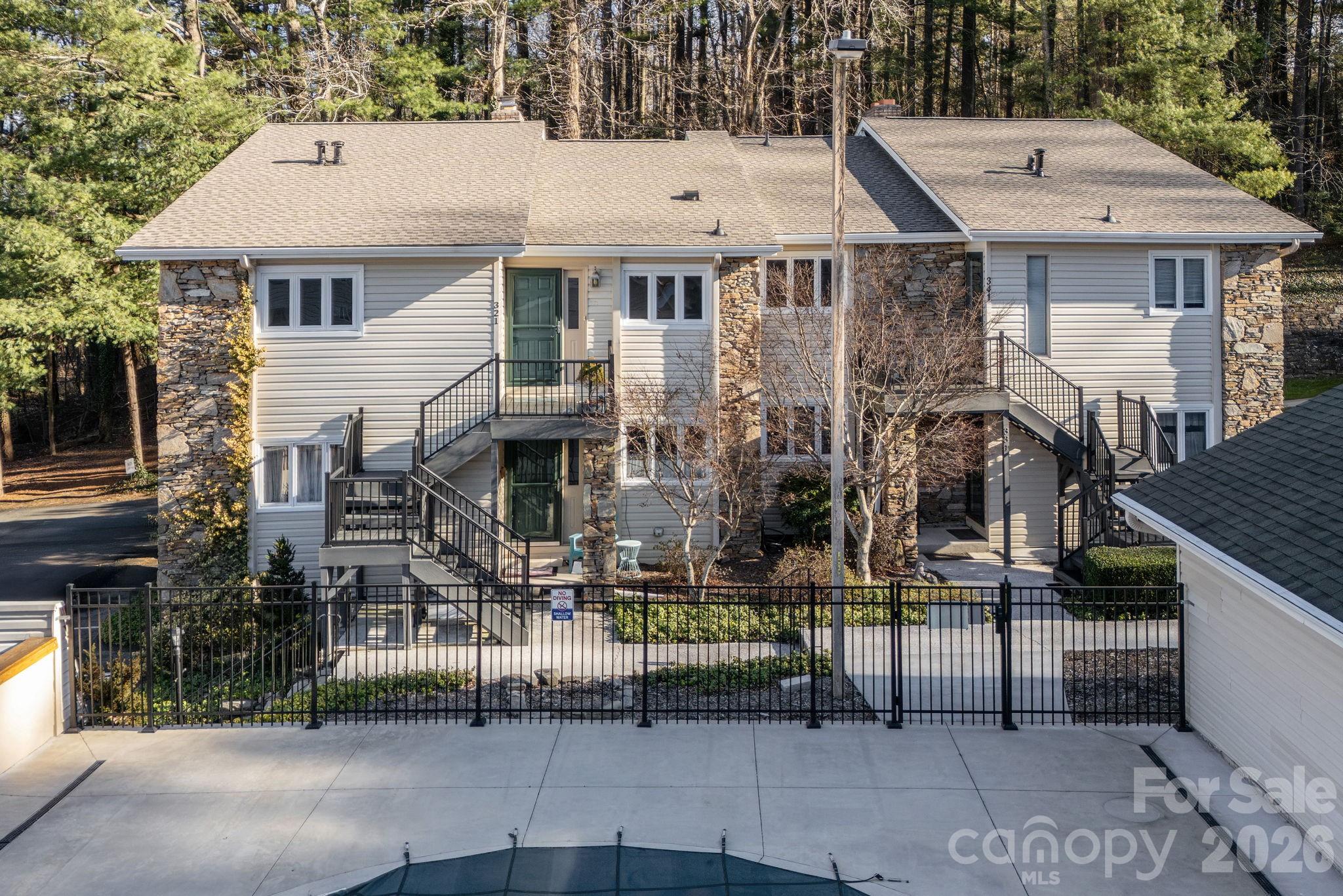 321 Britton Creek Drive — Hendersonville