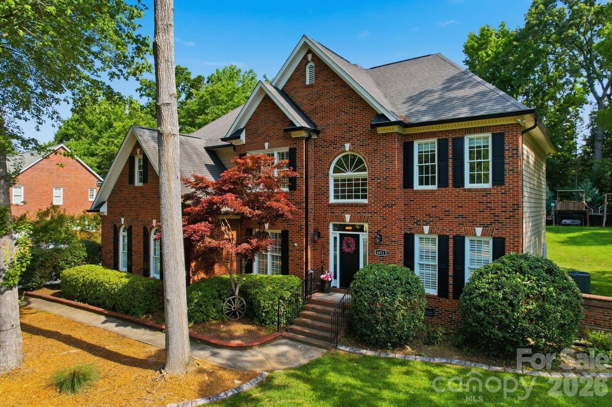 6821 Hollow Oak Drive — Charlotte