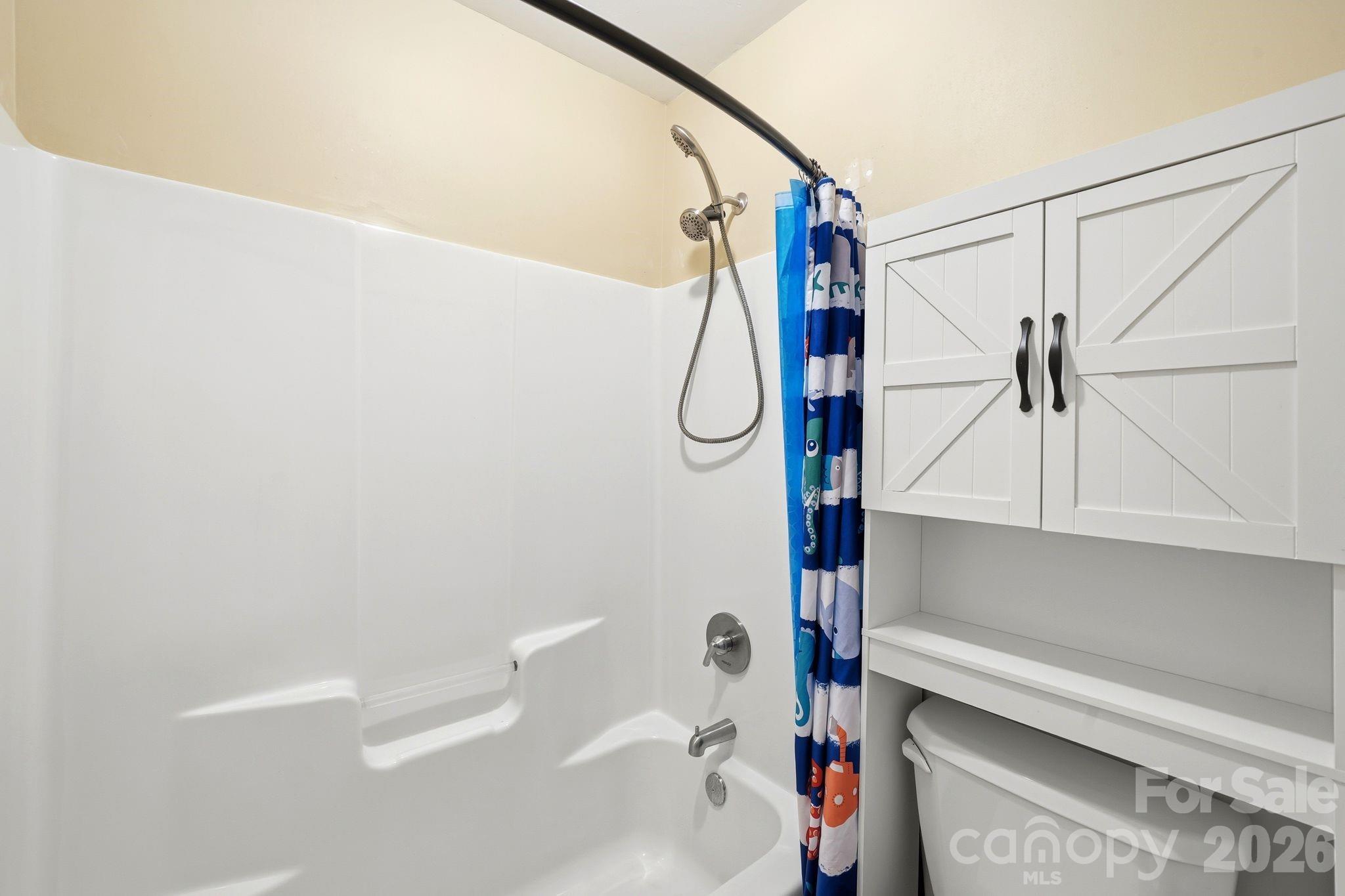 6821 Hollow Oak Drive — Charlotte