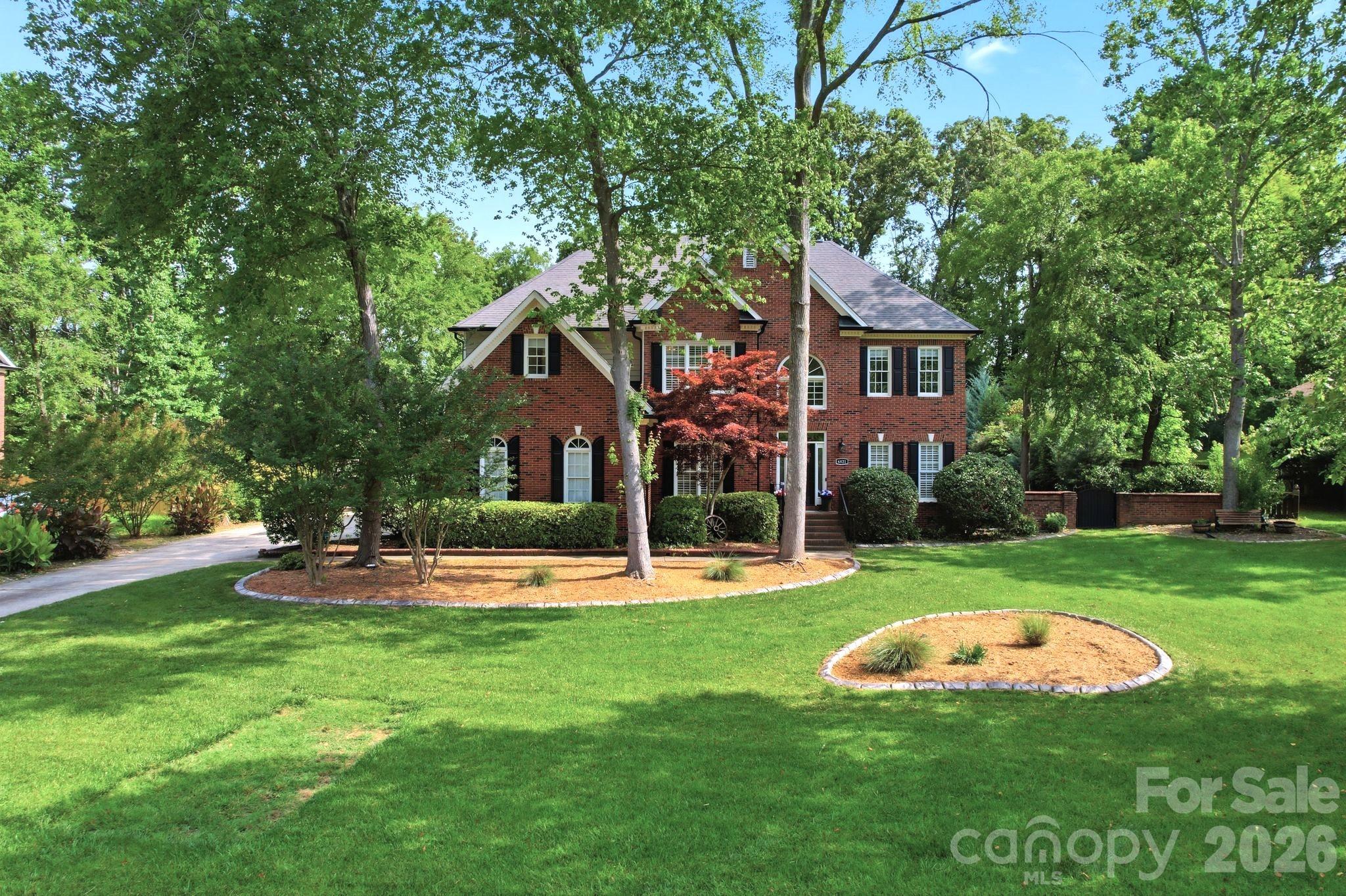 6821 Hollow Oak Drive — Charlotte