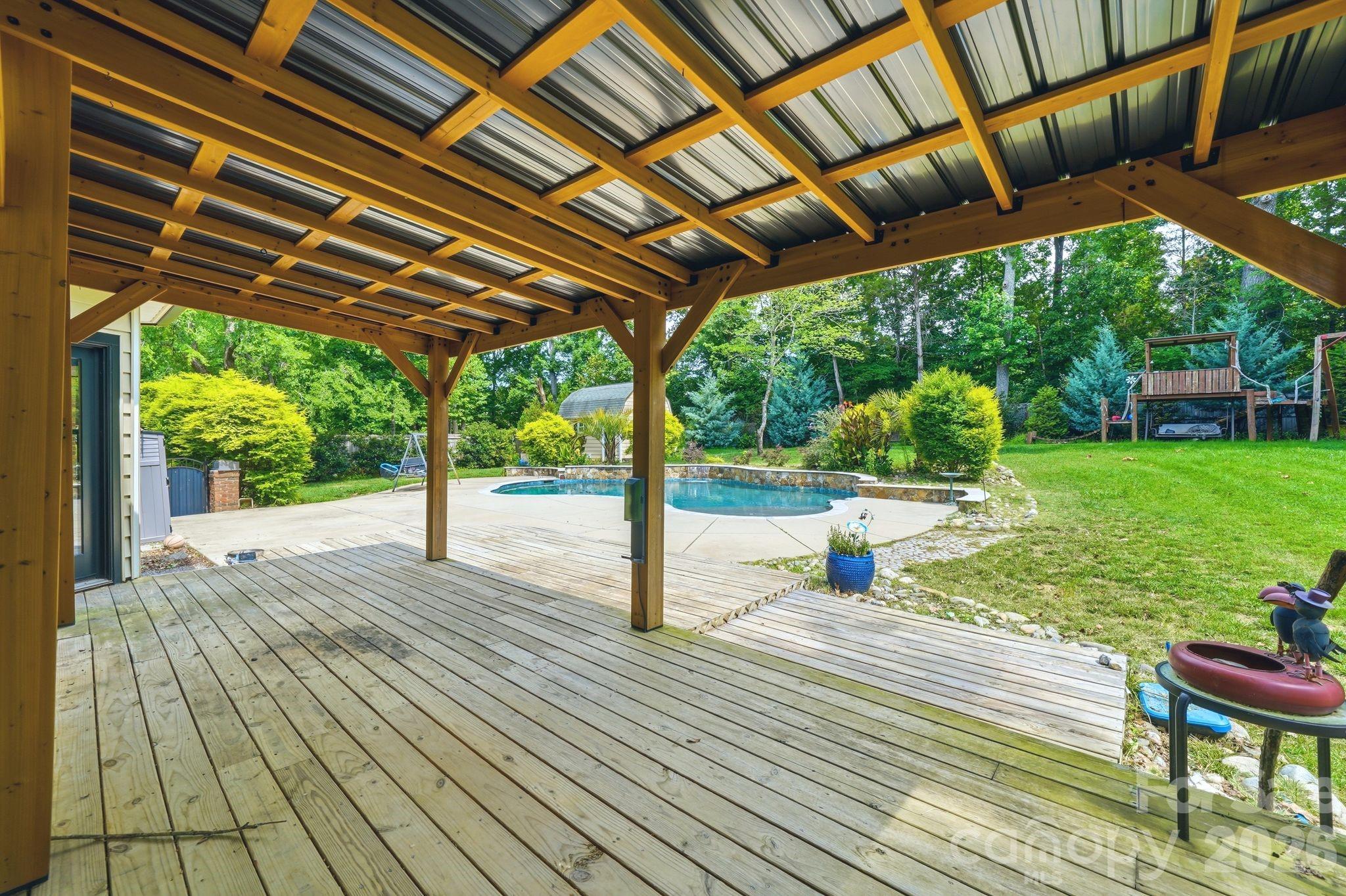 6821 Hollow Oak Drive — Charlotte