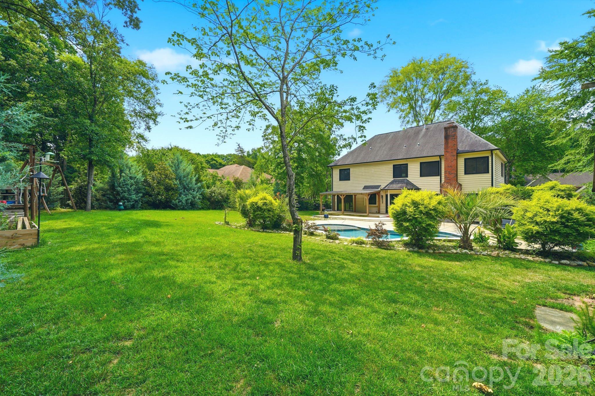 6821 Hollow Oak Drive — Charlotte