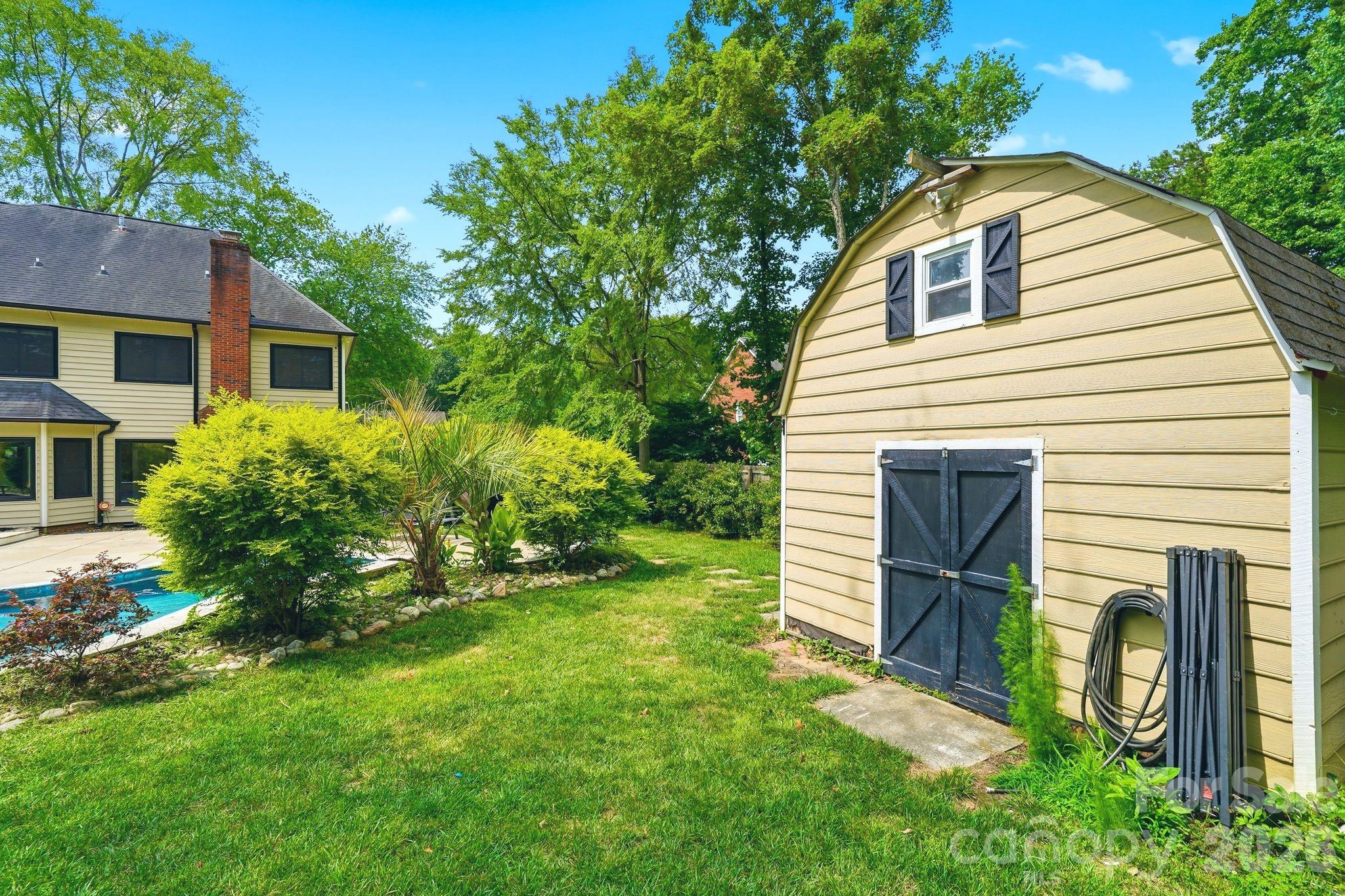 6821 Hollow Oak Drive — Charlotte
