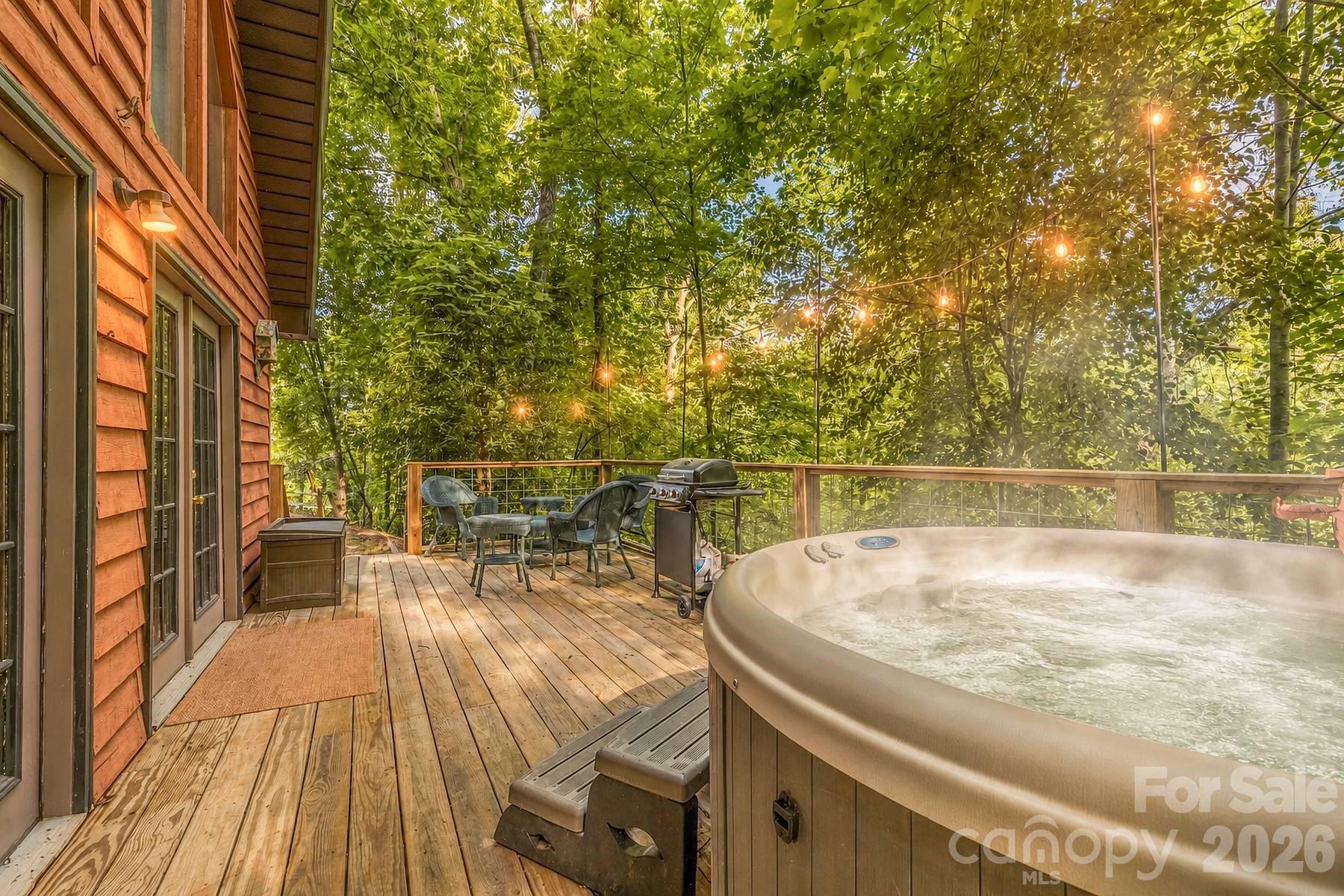 112 Eagle Nest Road — Bryson City
