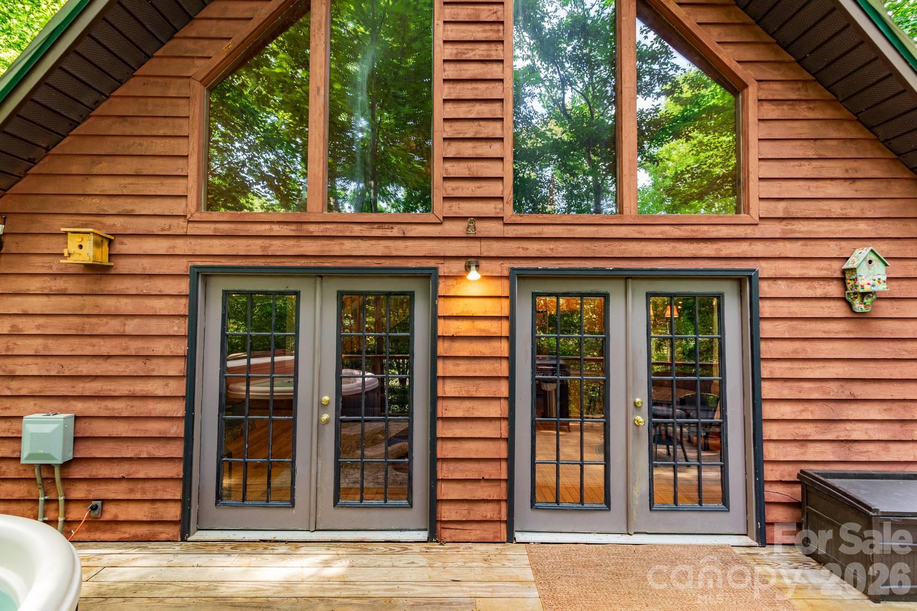 112 Eagle Nest Road — Bryson City