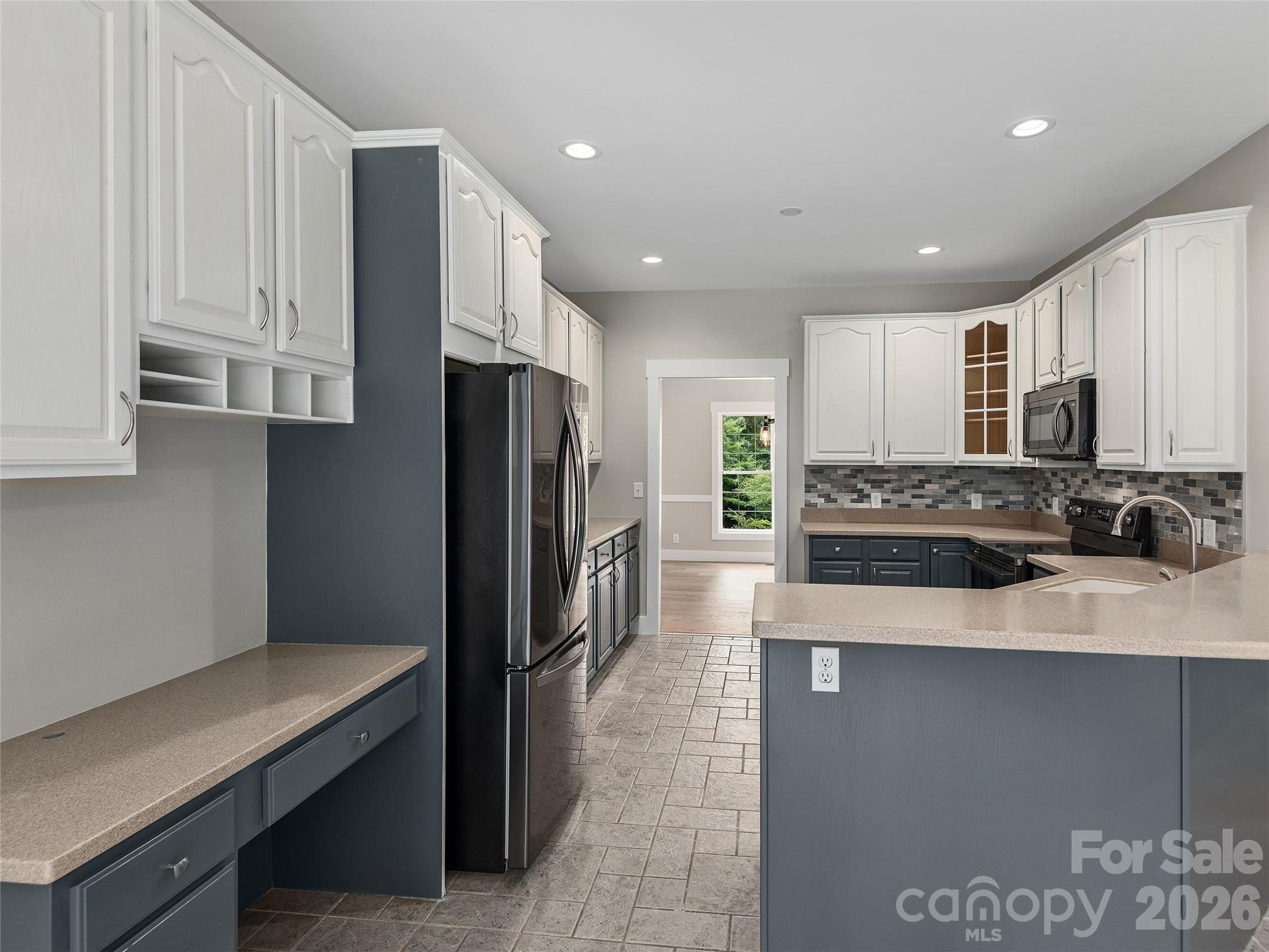 104 Arrowood Lane — Hendersonville