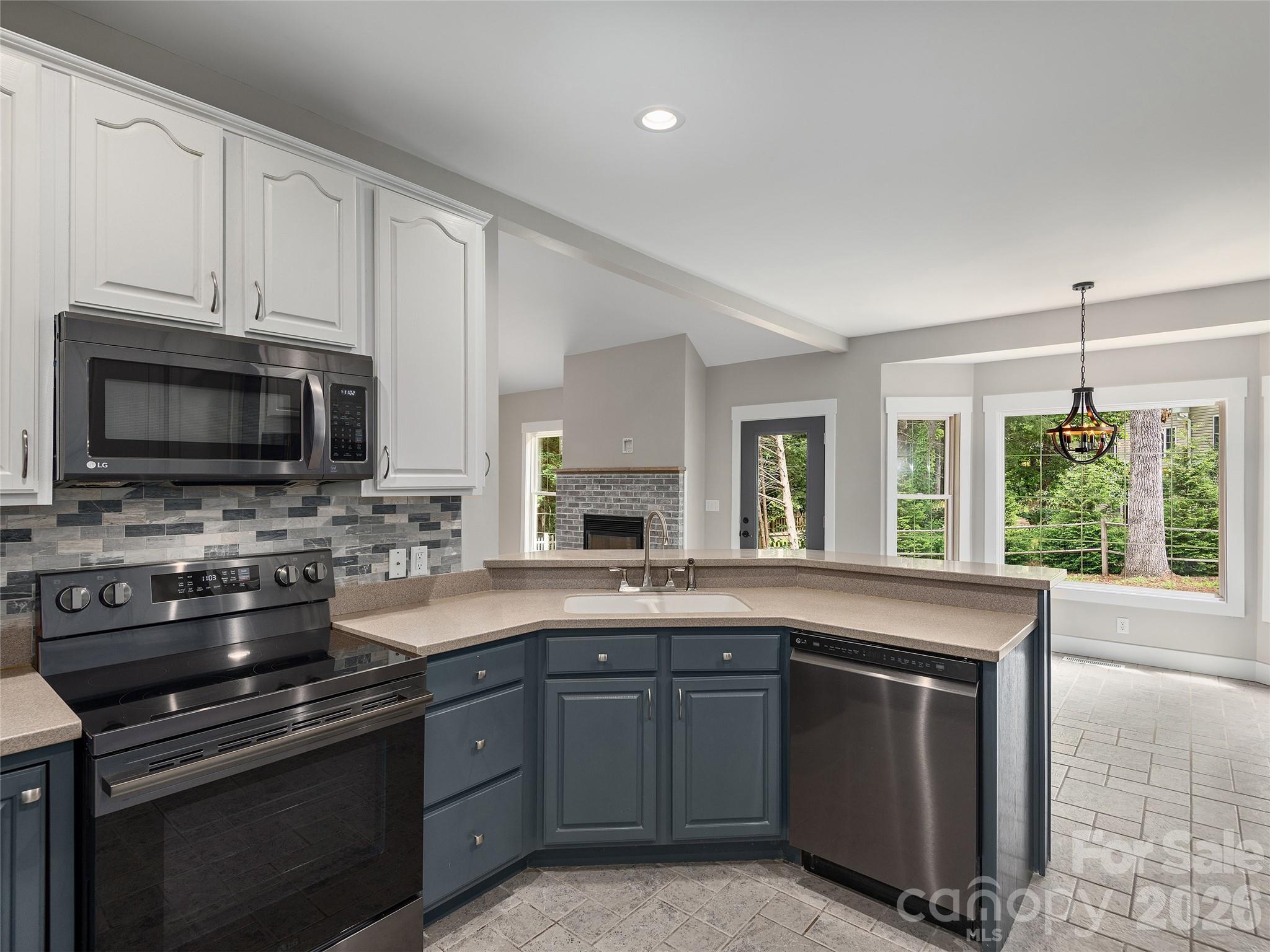 104 Arrowood Lane — Hendersonville