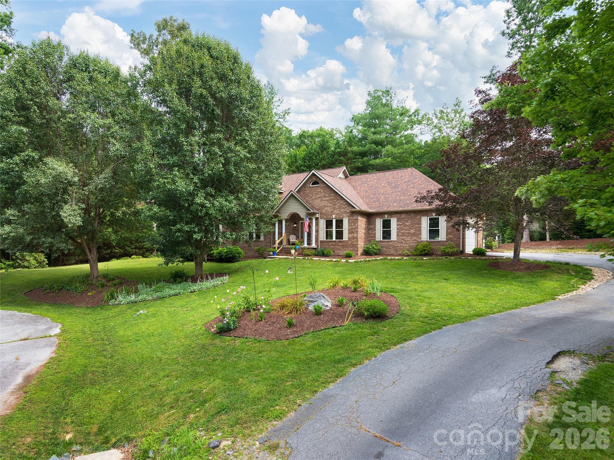 104 Arrowood Lane — Hendersonville