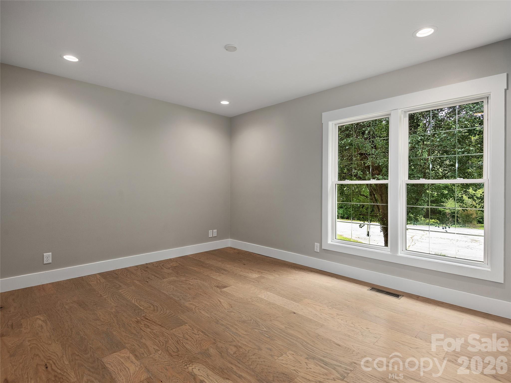 104 Arrowood Lane — Hendersonville