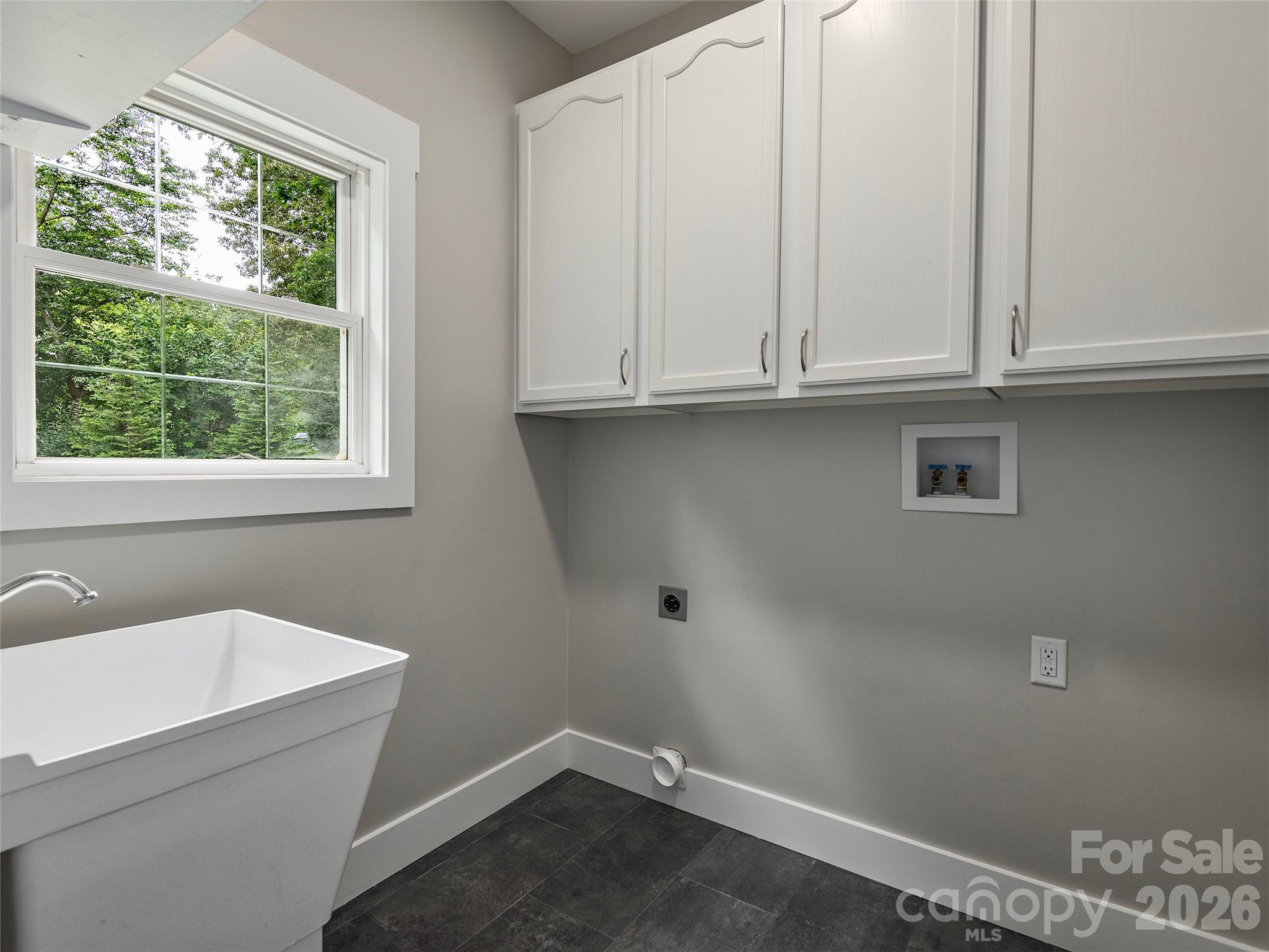 104 Arrowood Lane — Hendersonville
